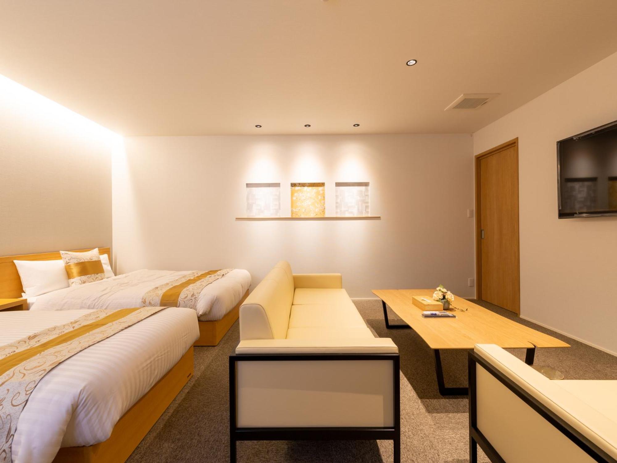 Deluxe Triple Room - Photo 18