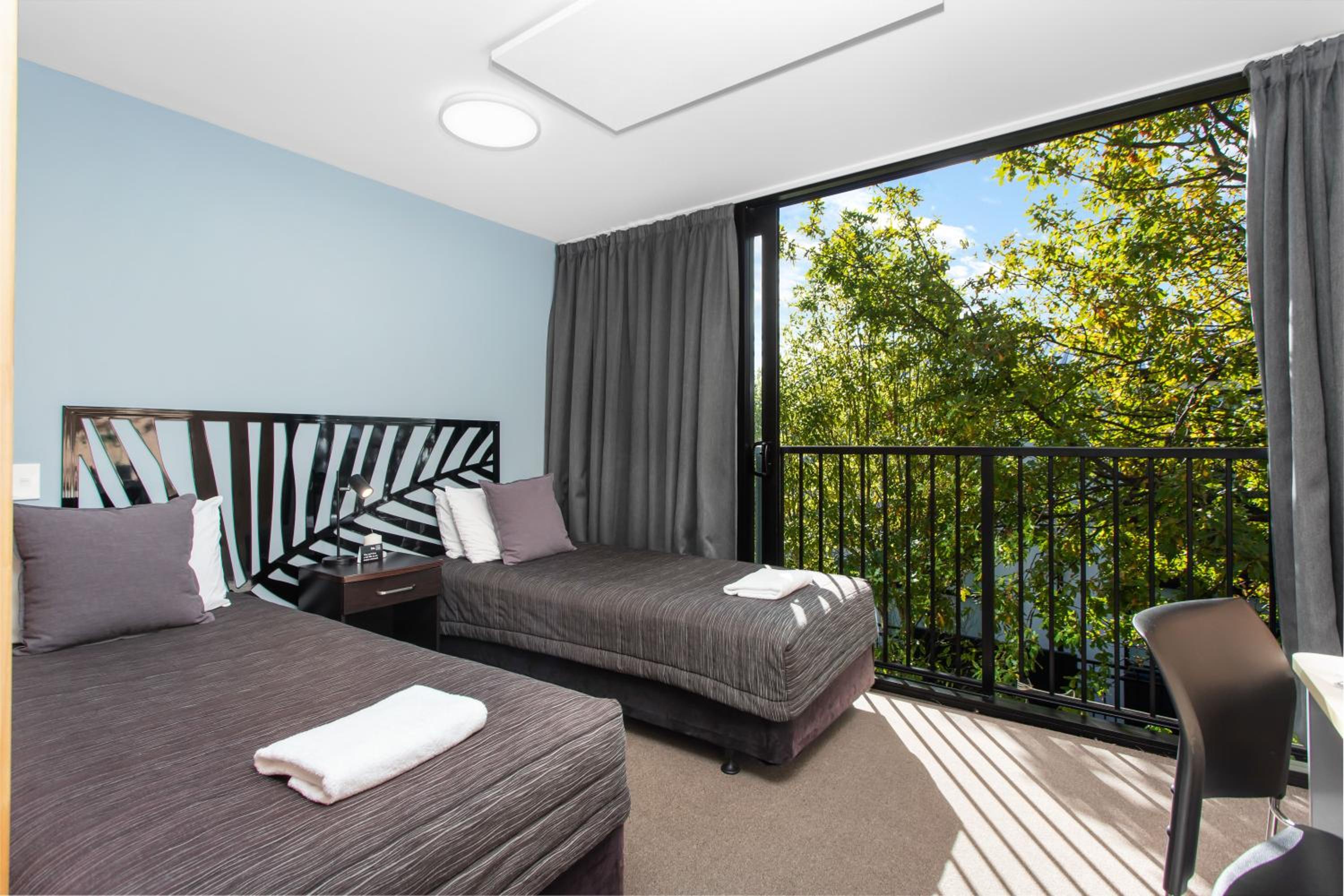 The Lodge -Twin Ensuite photo 2
