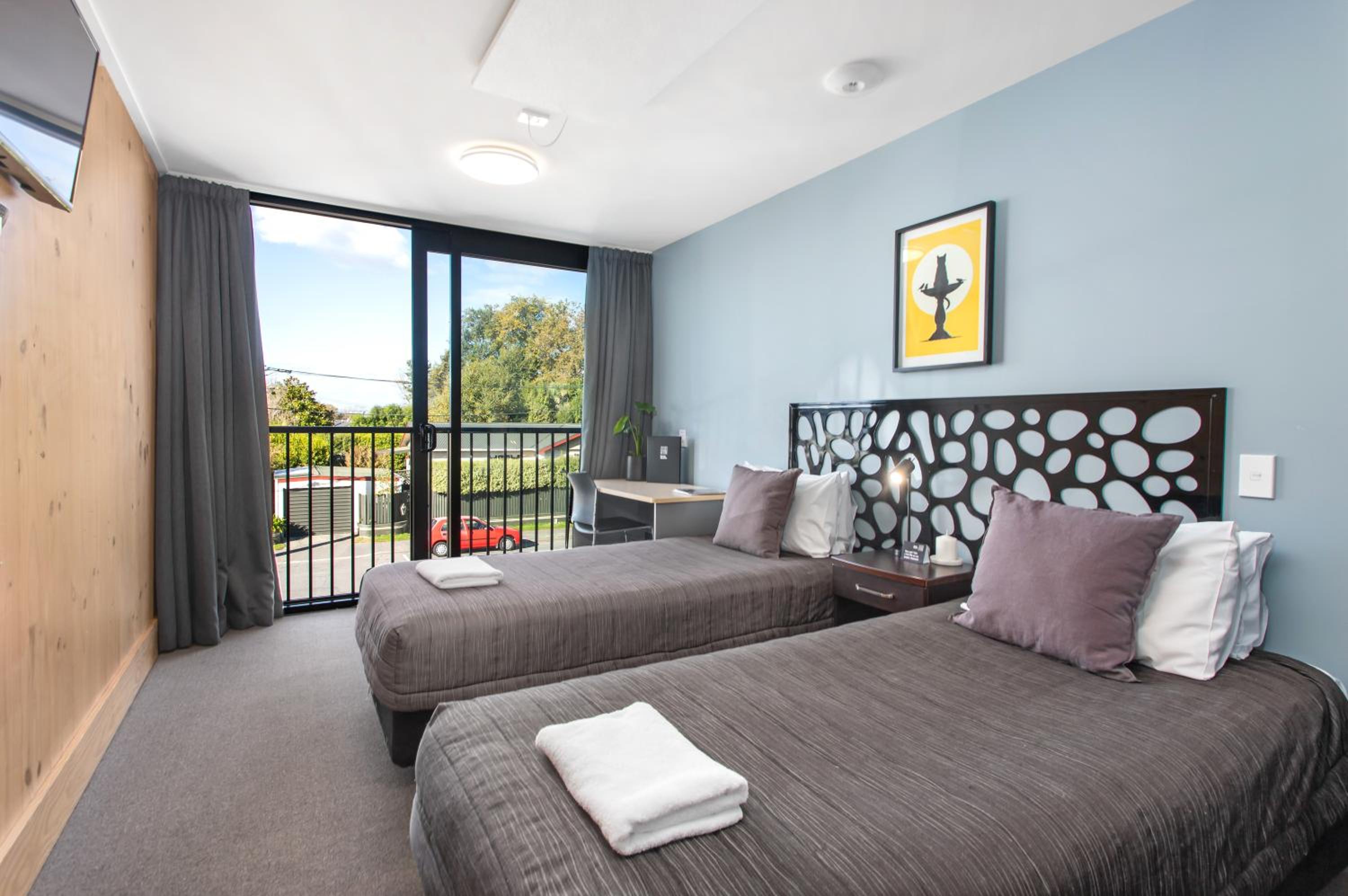 The Lodge - Twin (Shared Facilities) photo 1