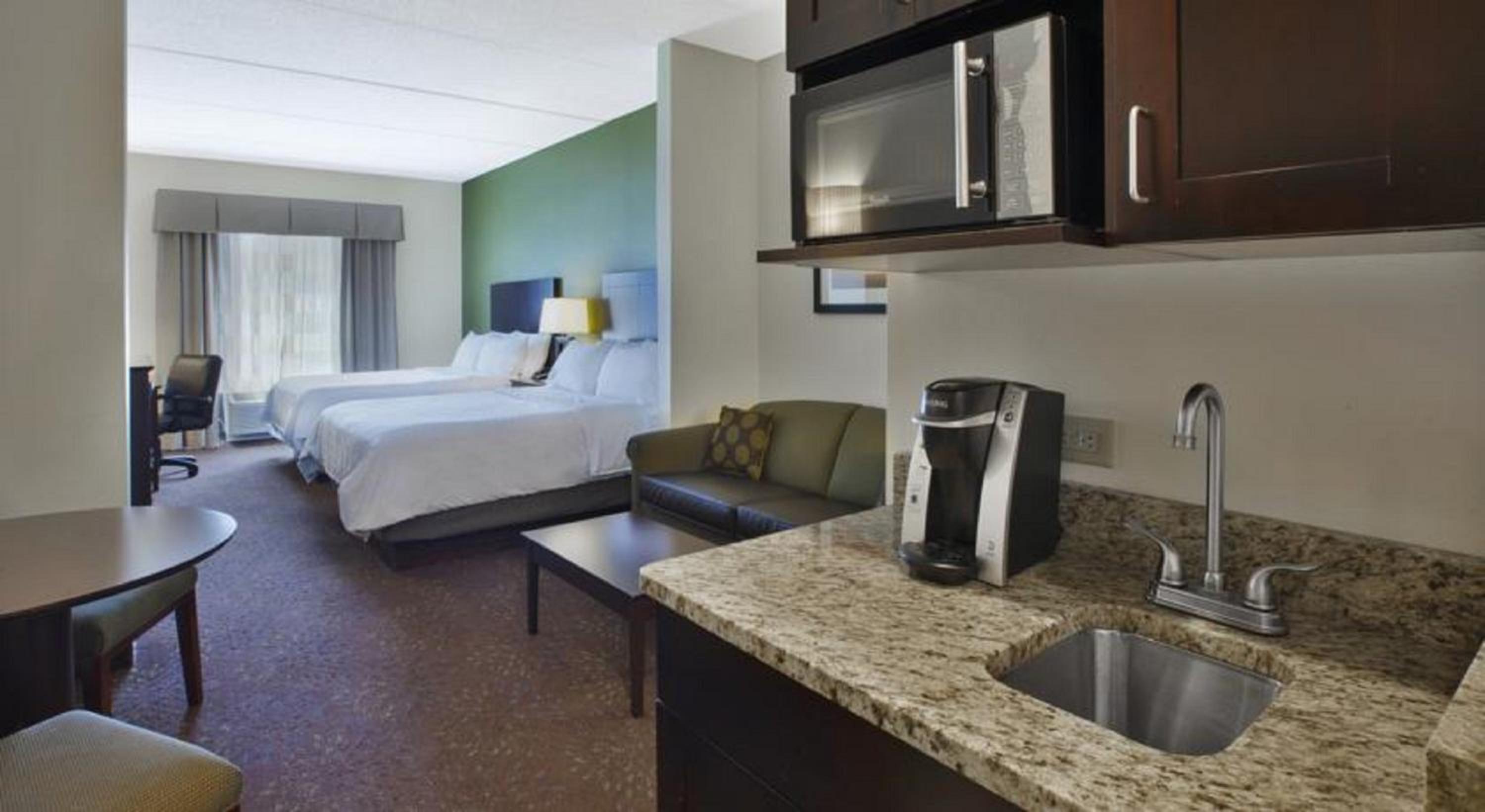 Queen Suite - Photo 5