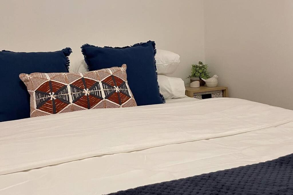 Two-Bedroom Apartment - Photo 4