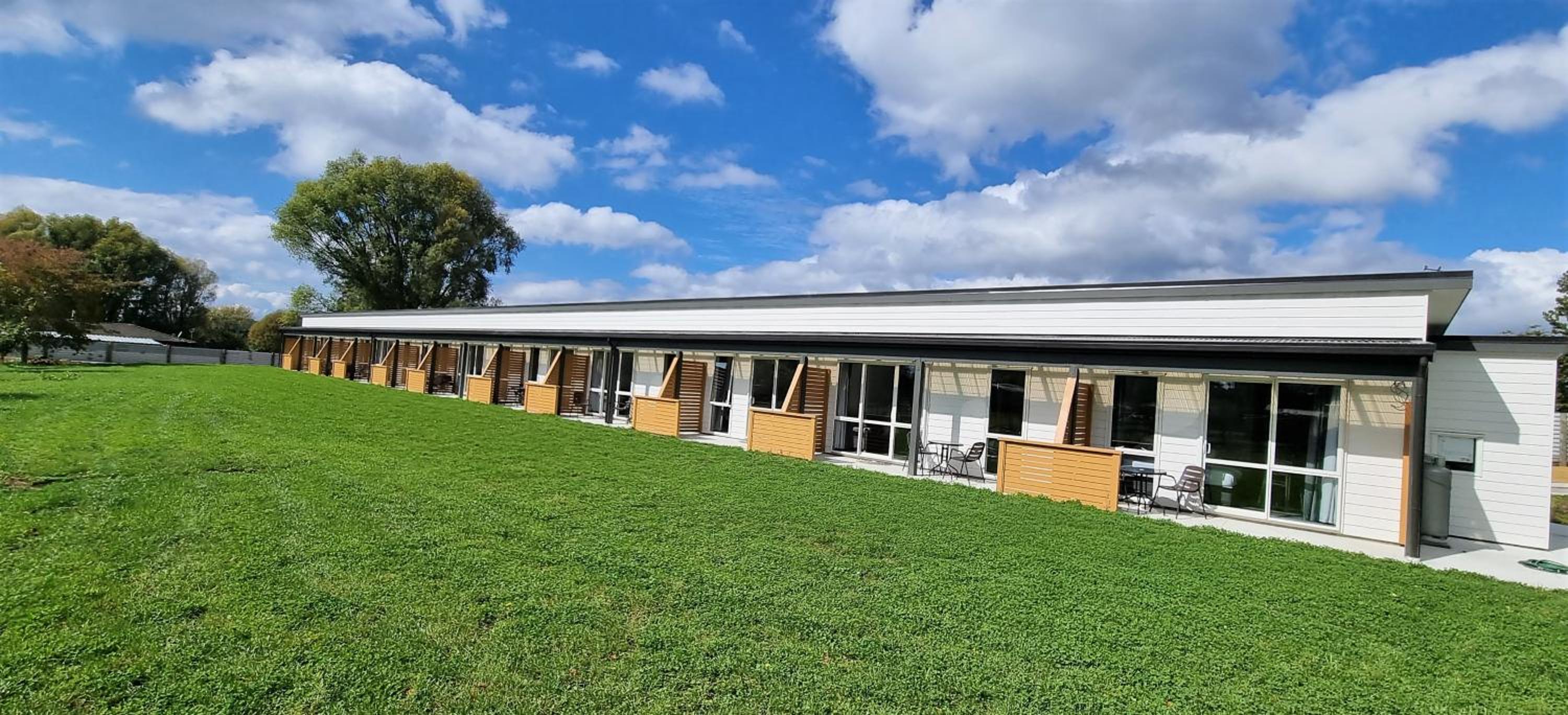 Two-Bedroom Deluxe Apartment with Garden View
