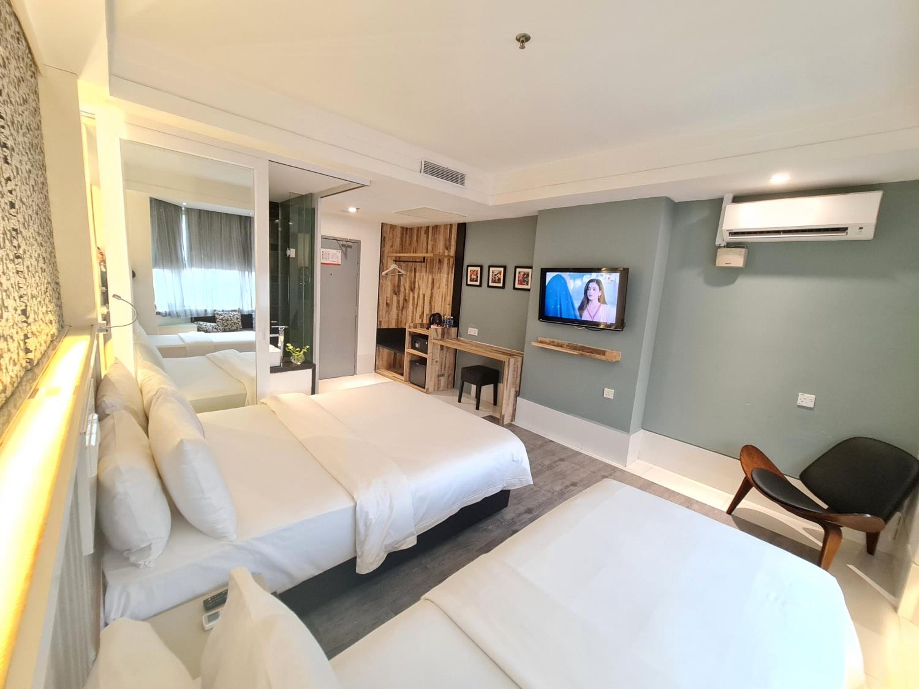 Annex Family Room (nonsmoking room)  photo 3