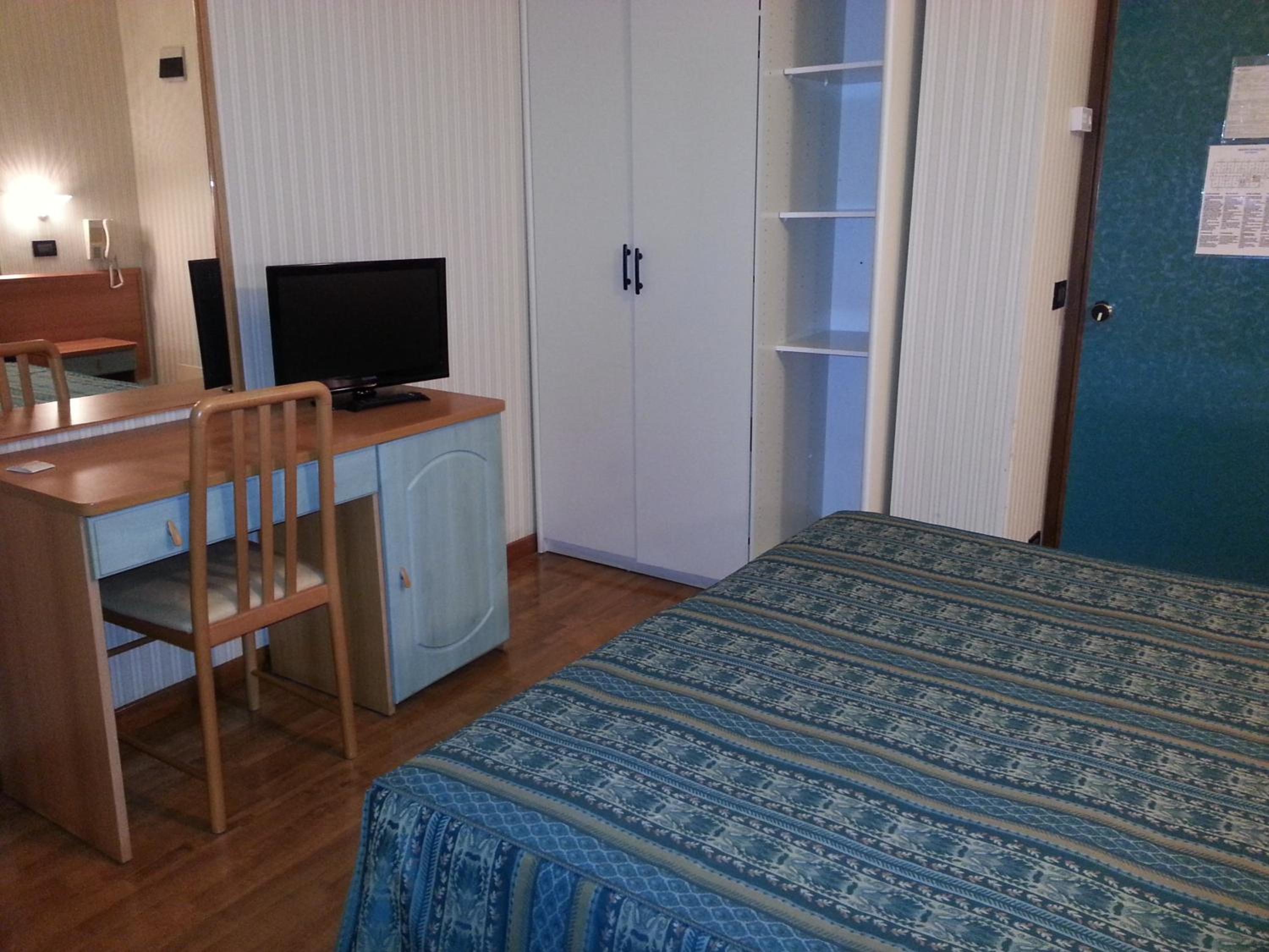 Double or Twin Room with Balcony photo 3