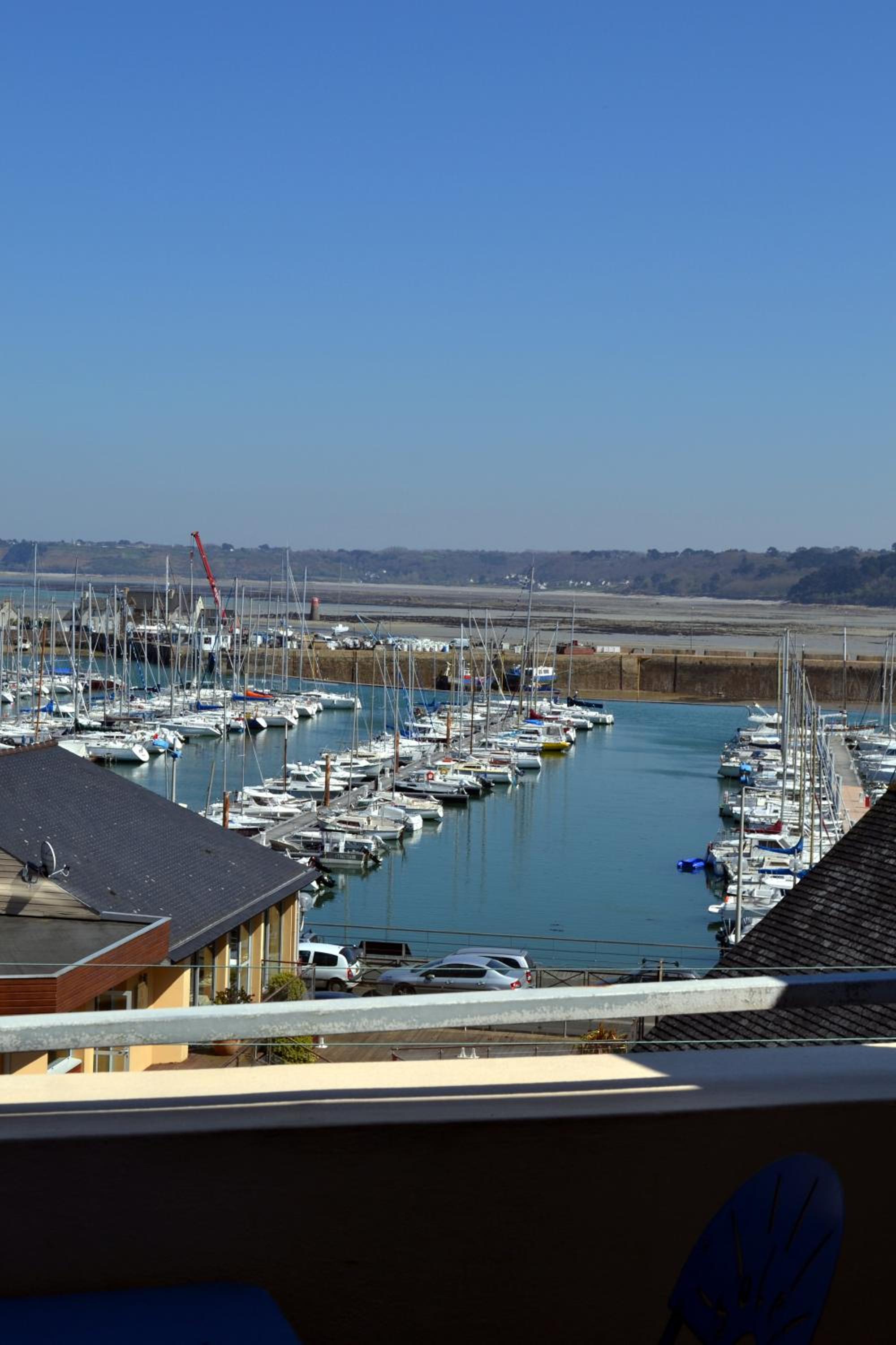 Family Room with Harbor View photo 2
