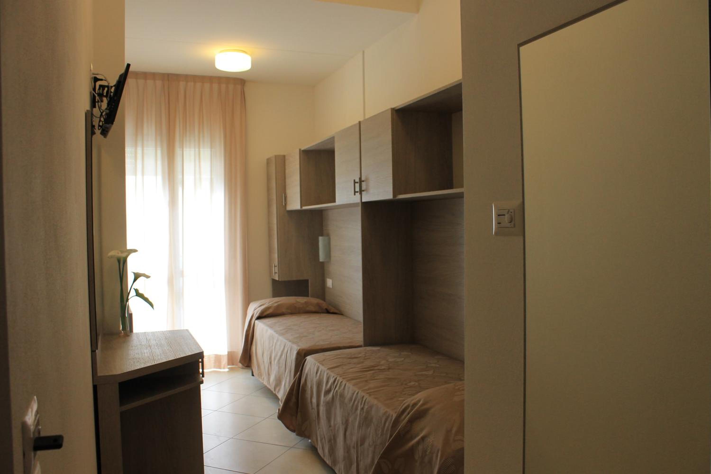 Twin Room - Photo 1