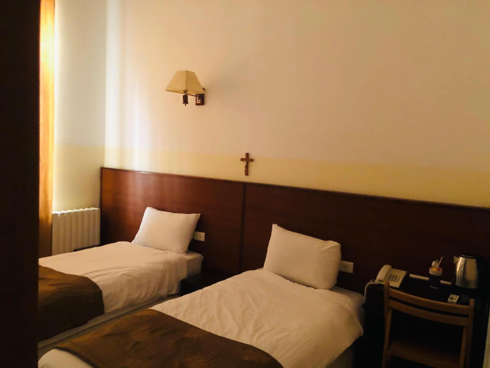 Standard Double Or Twin Room photo 3