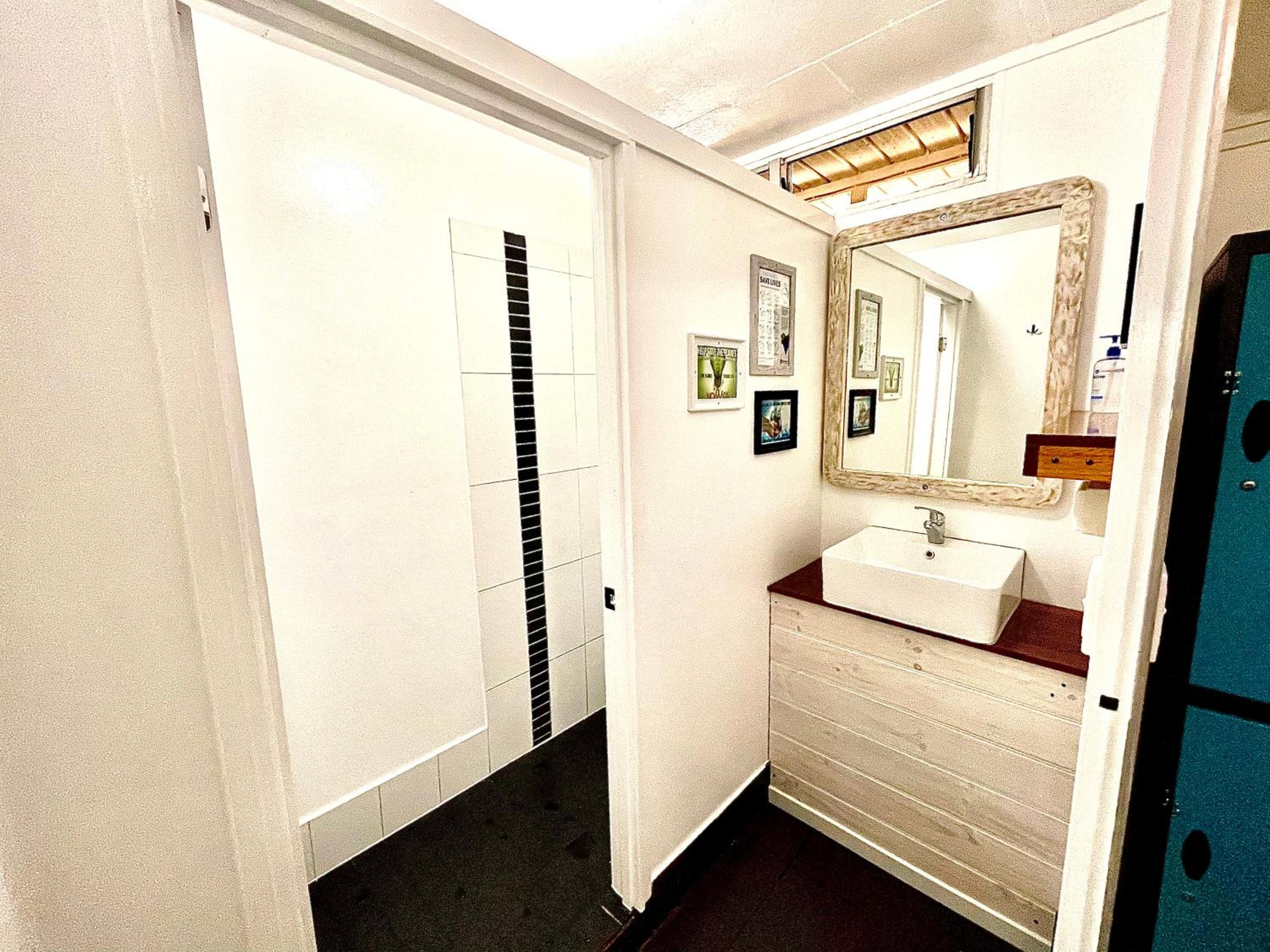 Deluxe Quadruple Room - Photo 3