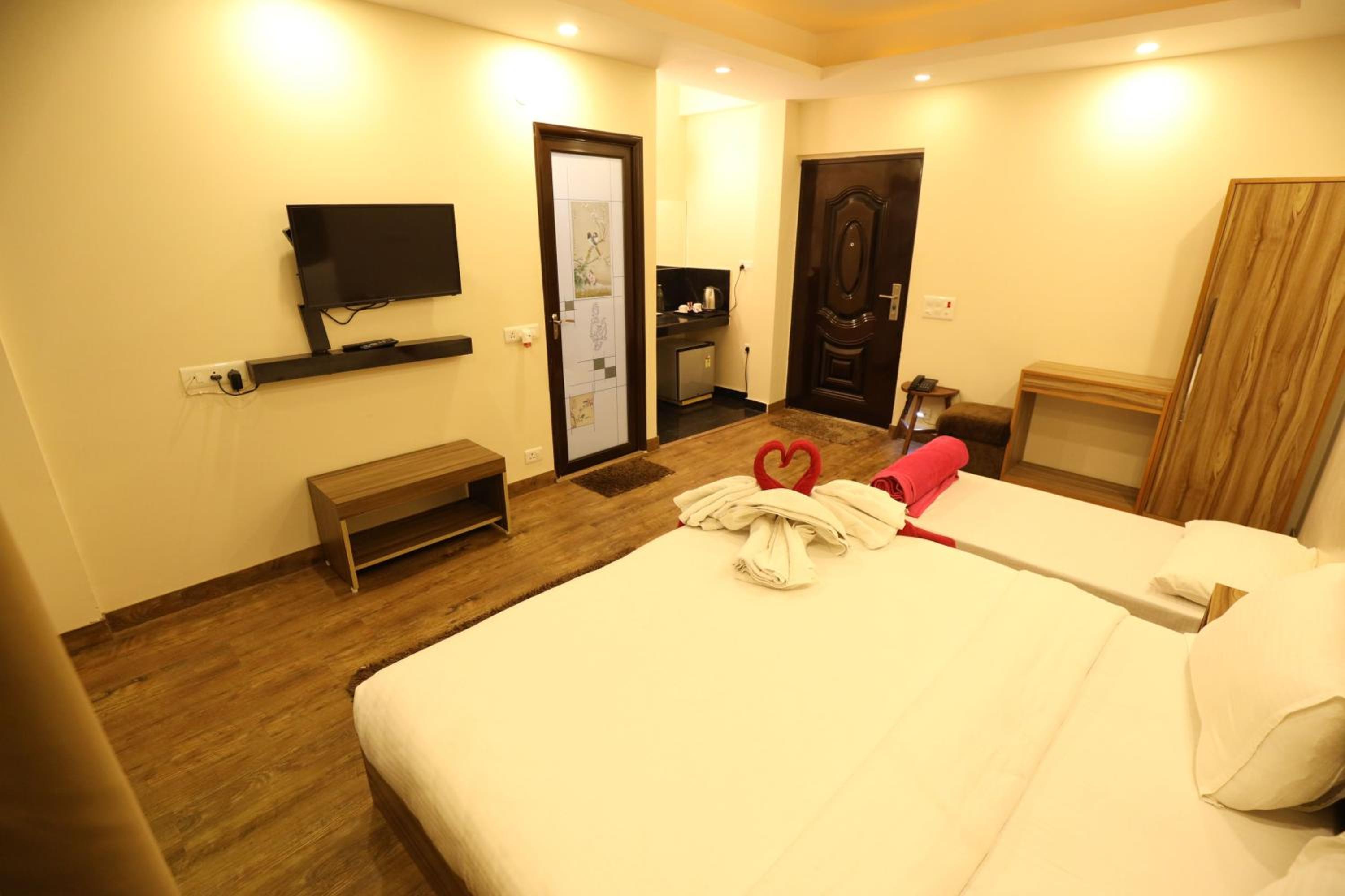 Superior Double Room - Photo 2