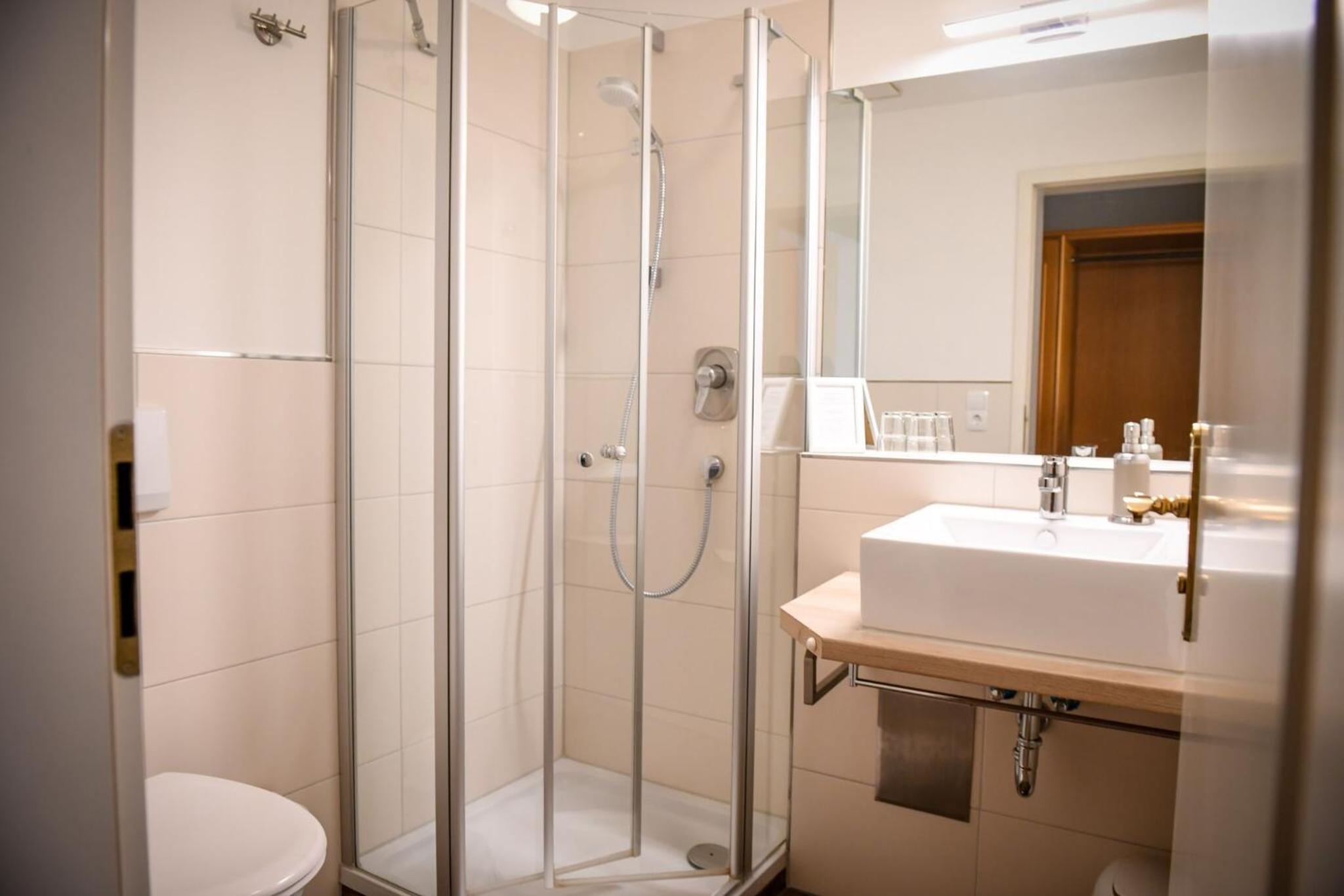 Double Room - Photo 12