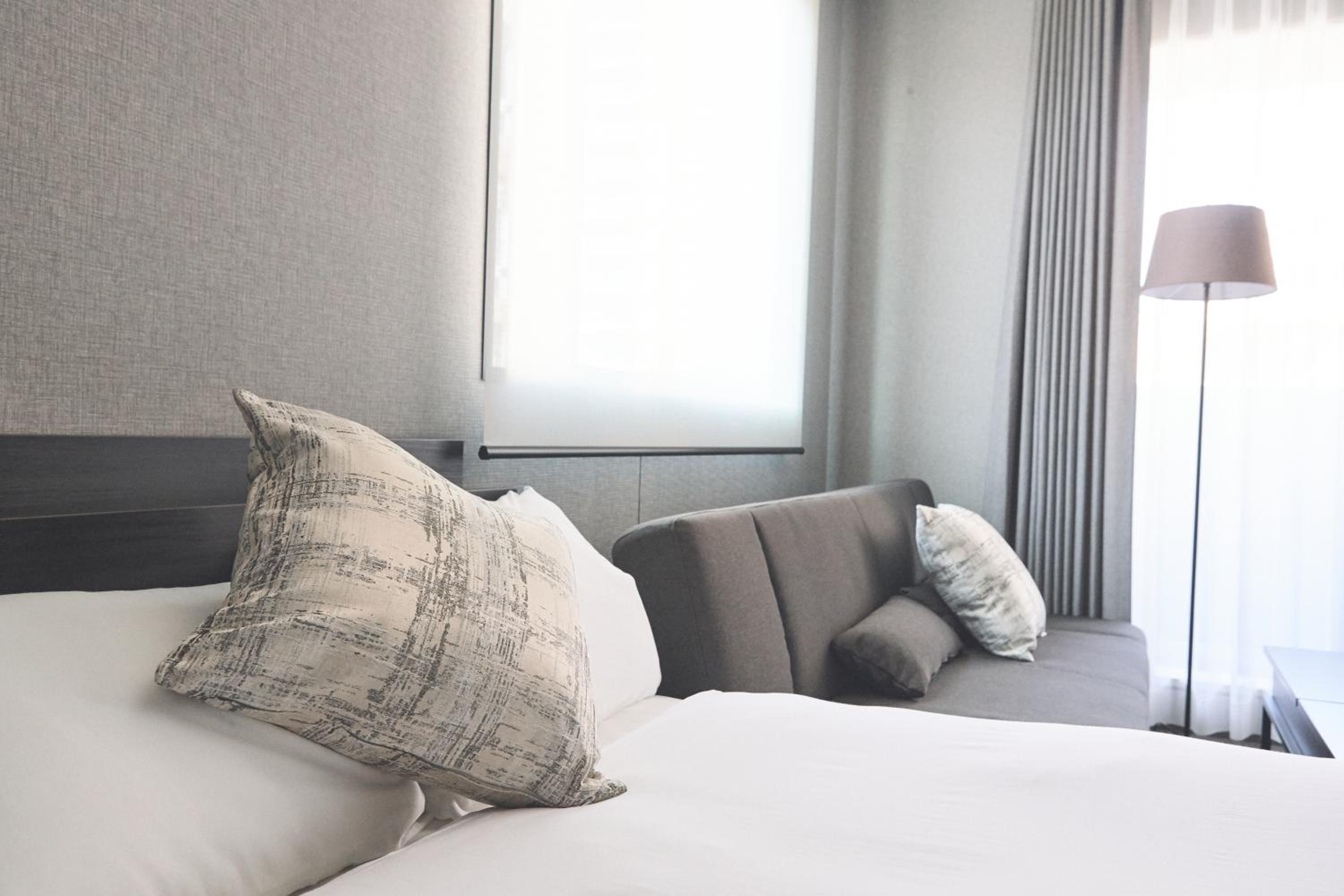 One-Bedroom Apartment - Photo 3