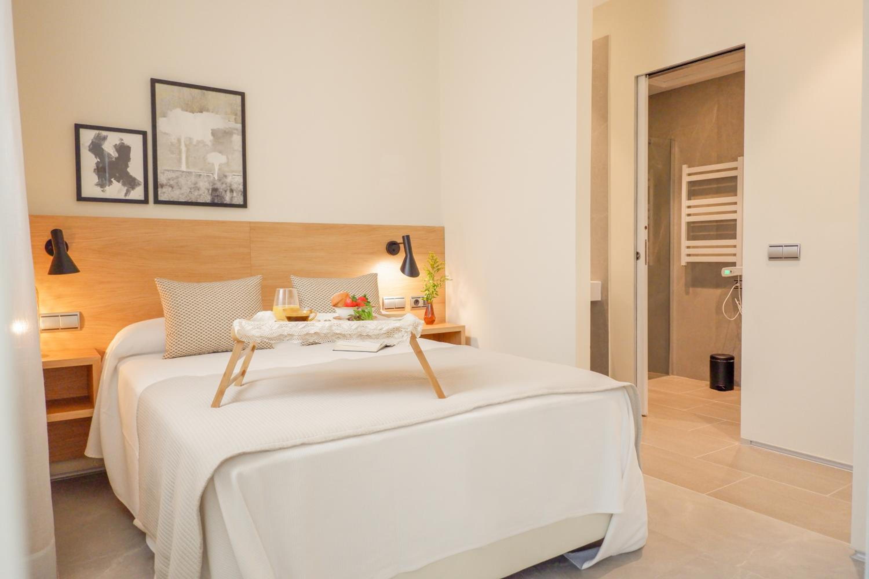One-Bedroom Apartment - Photo 1