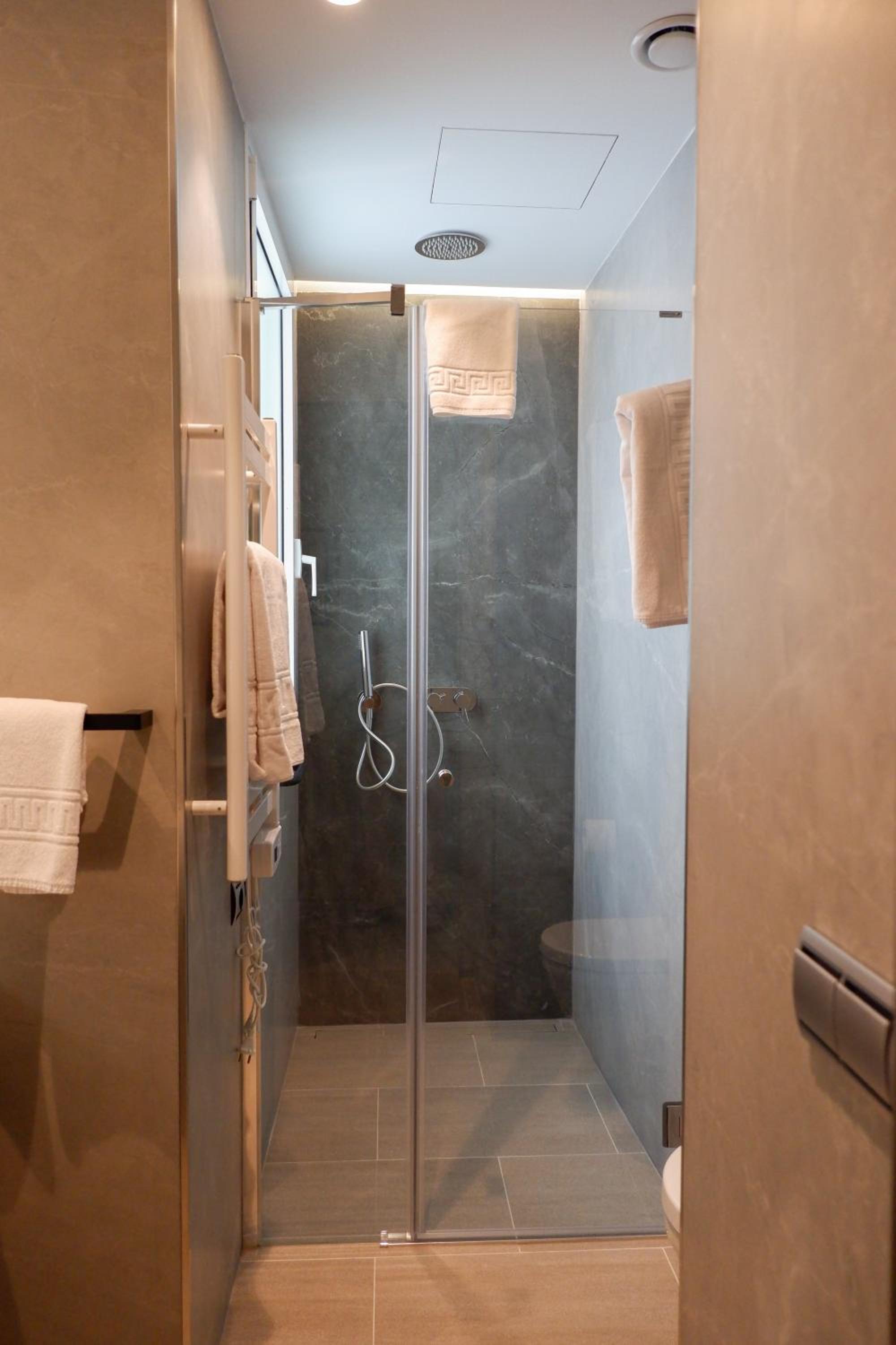 One-Bedroom Apartment - Photo 8