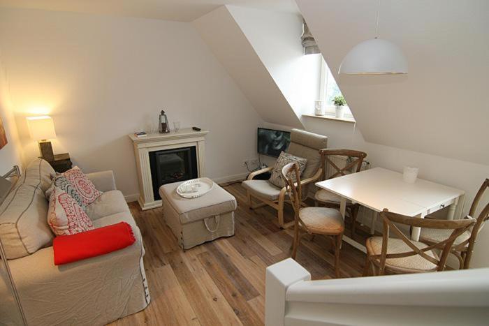 Apartment with Balcony photo 1