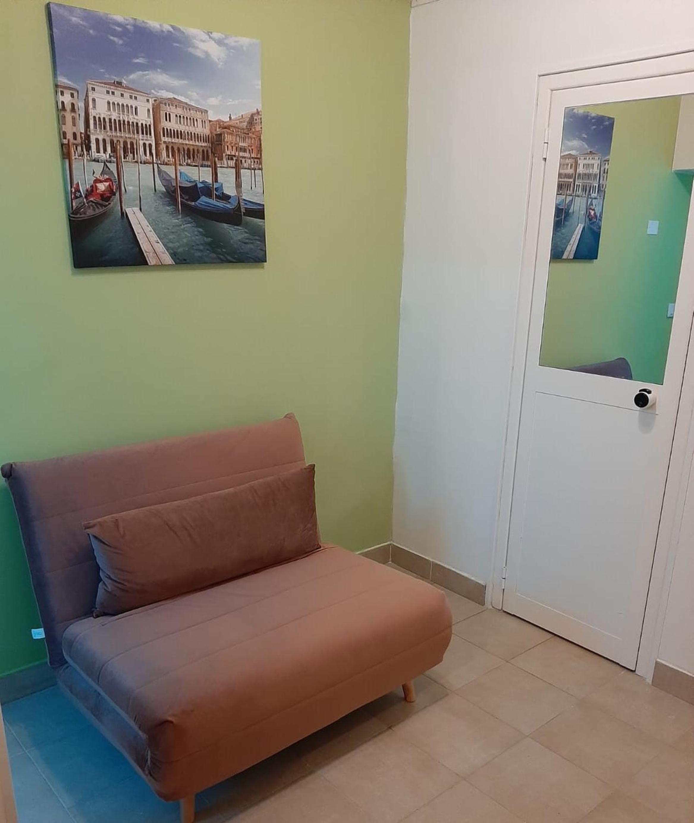 Apartment photo 2