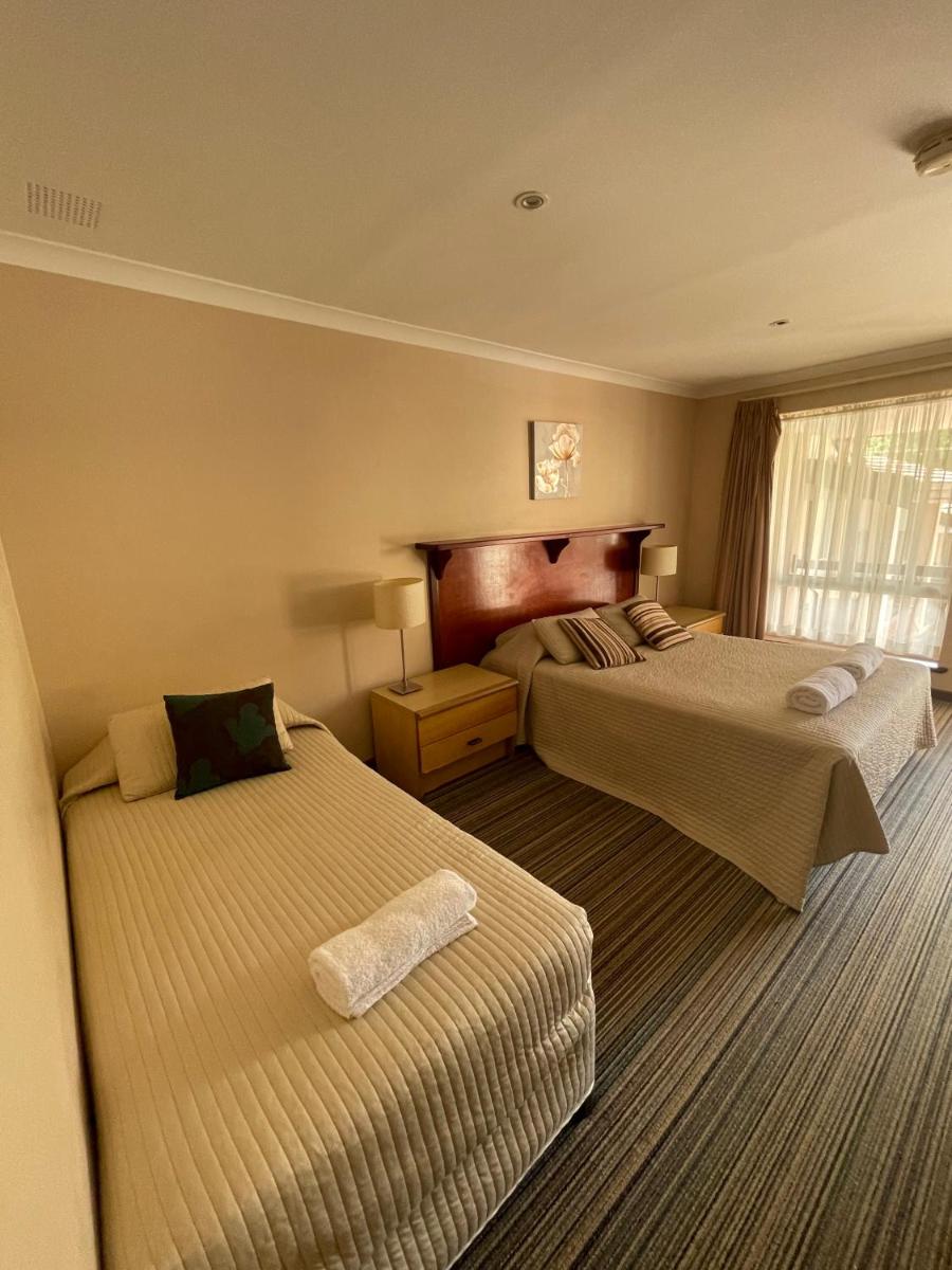 Comfort Triple Room with Shower photo 1