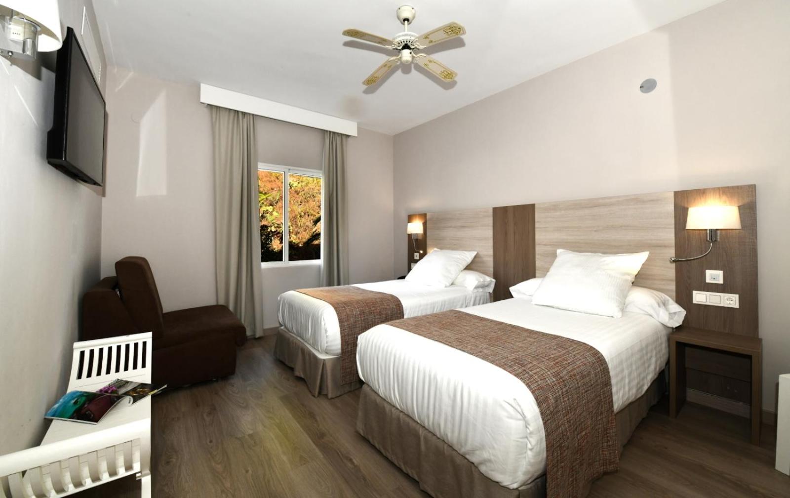 Standard Double Room - Photo 4