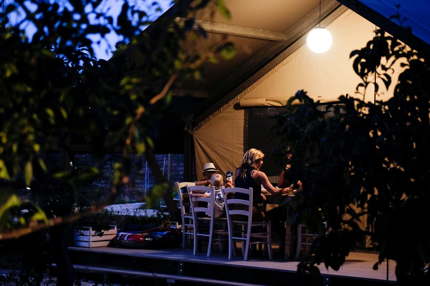 Tent - Photo 11