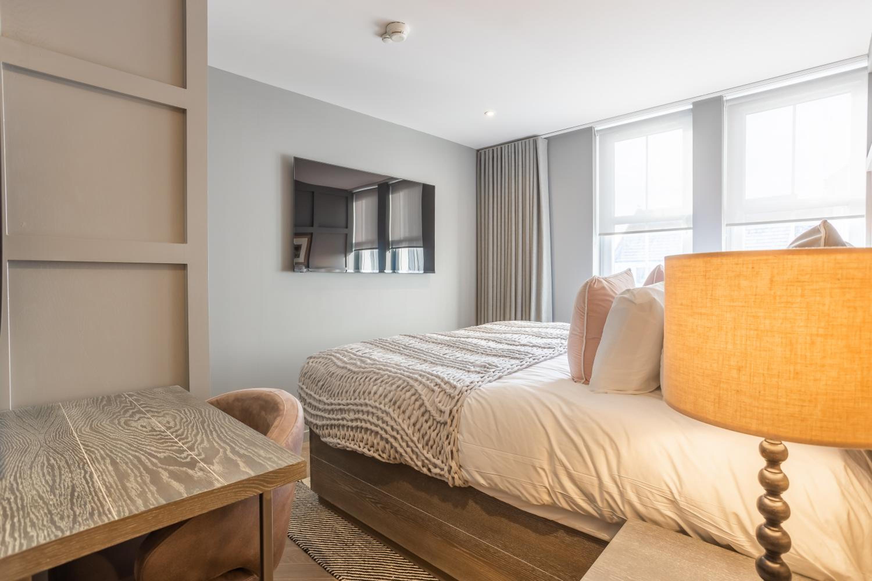 Classic 1 Bedroom Apartment
