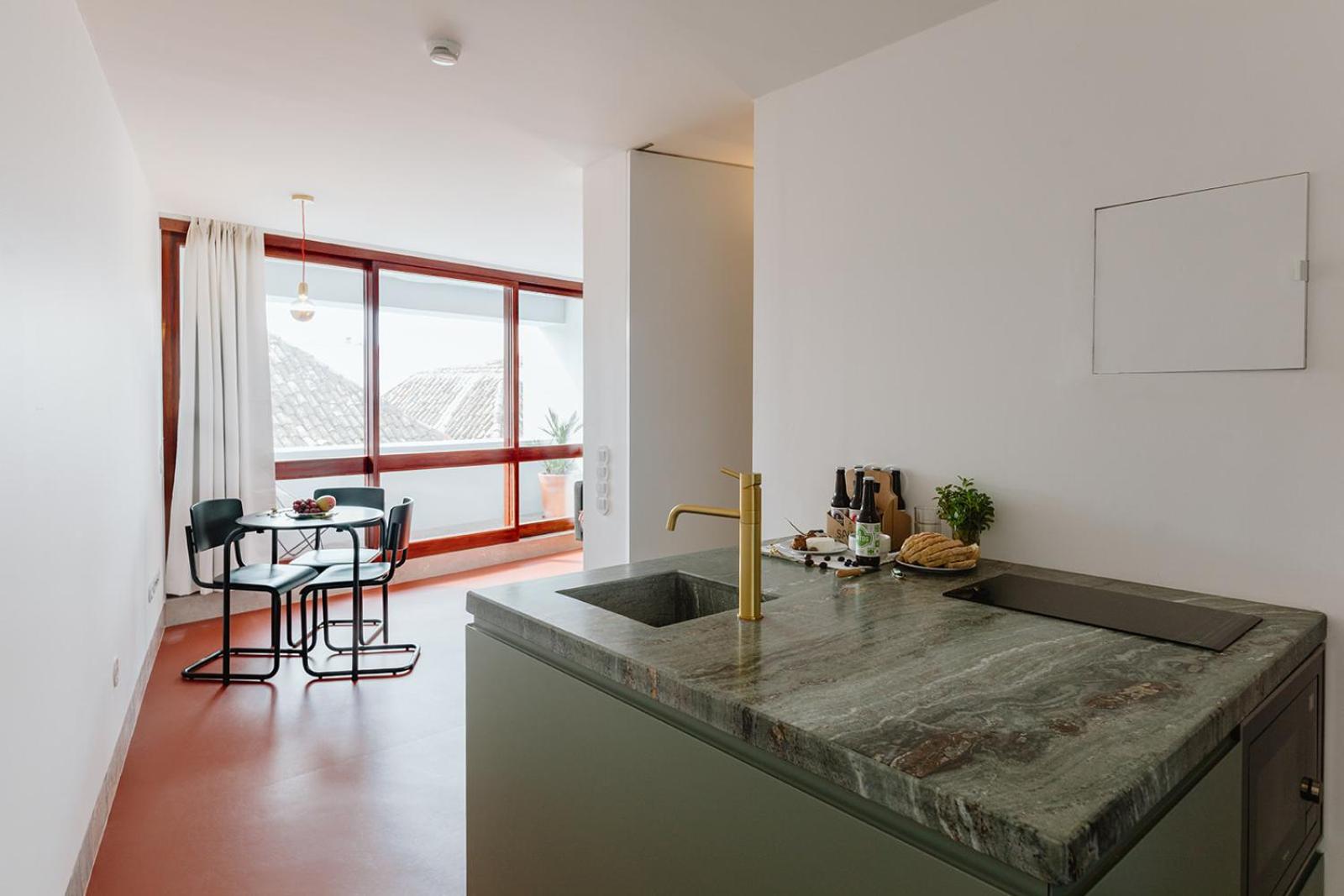 Apartment with Balcony - Photo 6