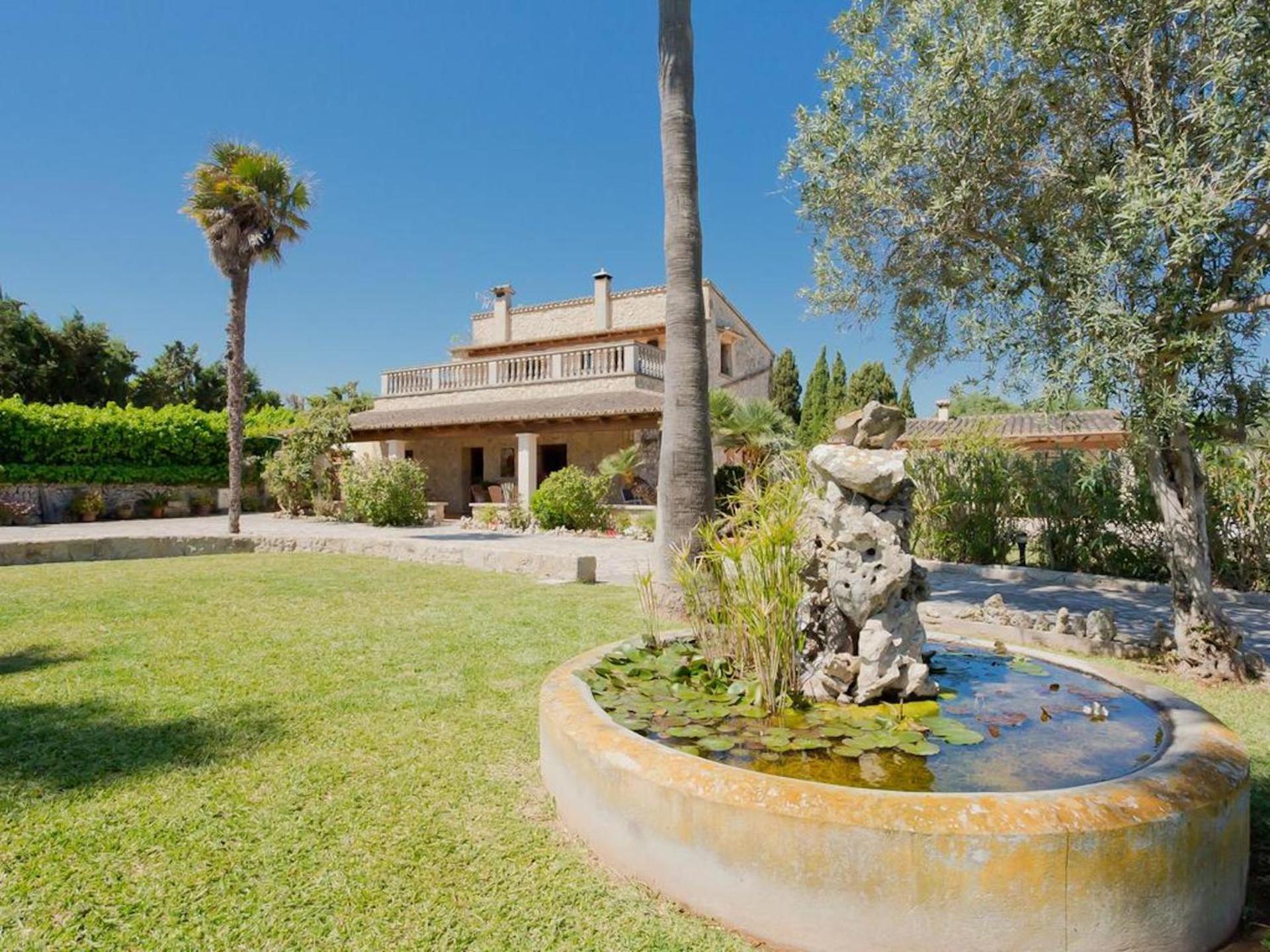 Villa with Garden View - Photo 15