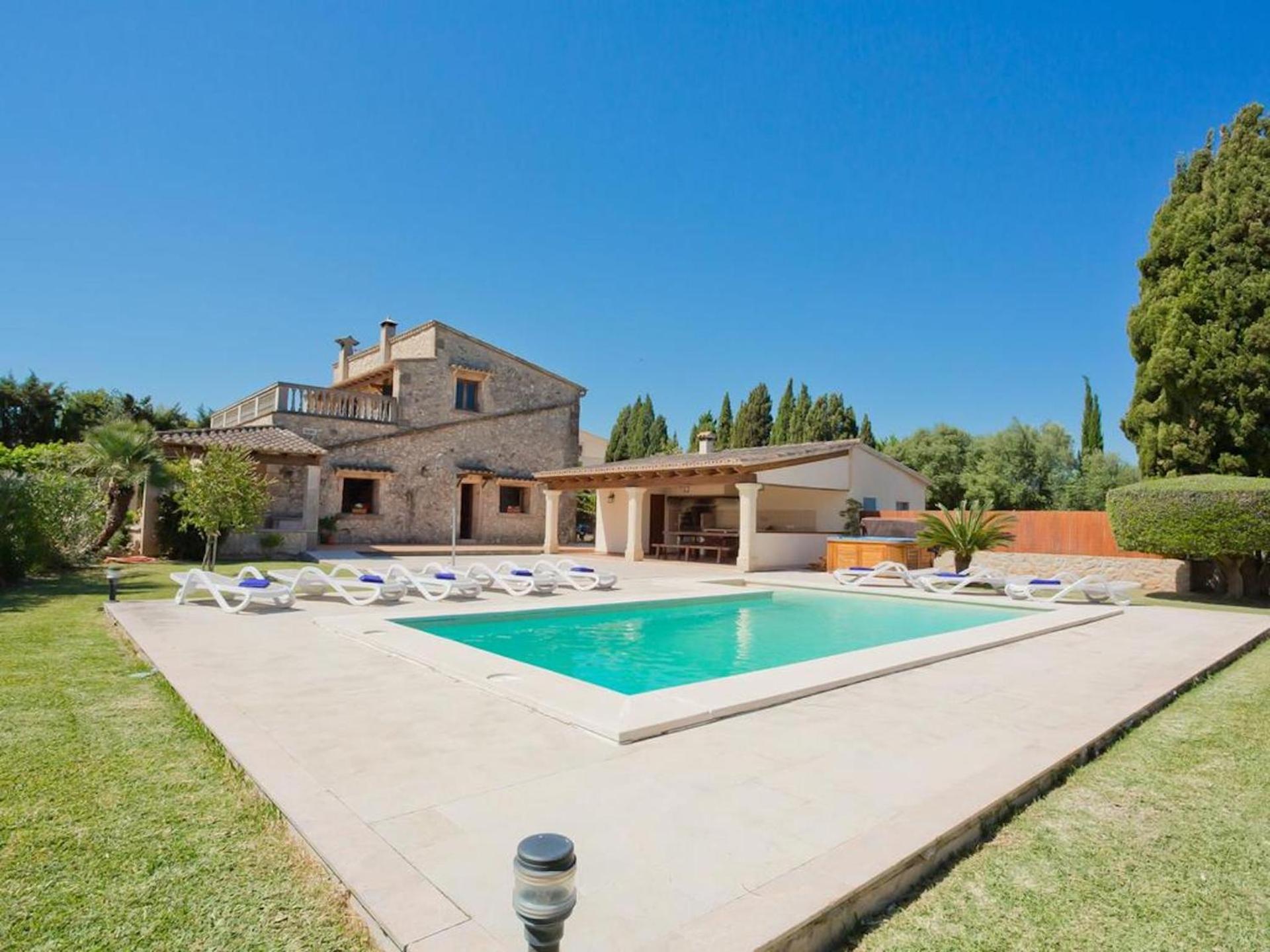 Villa with Garden View - Photo 27