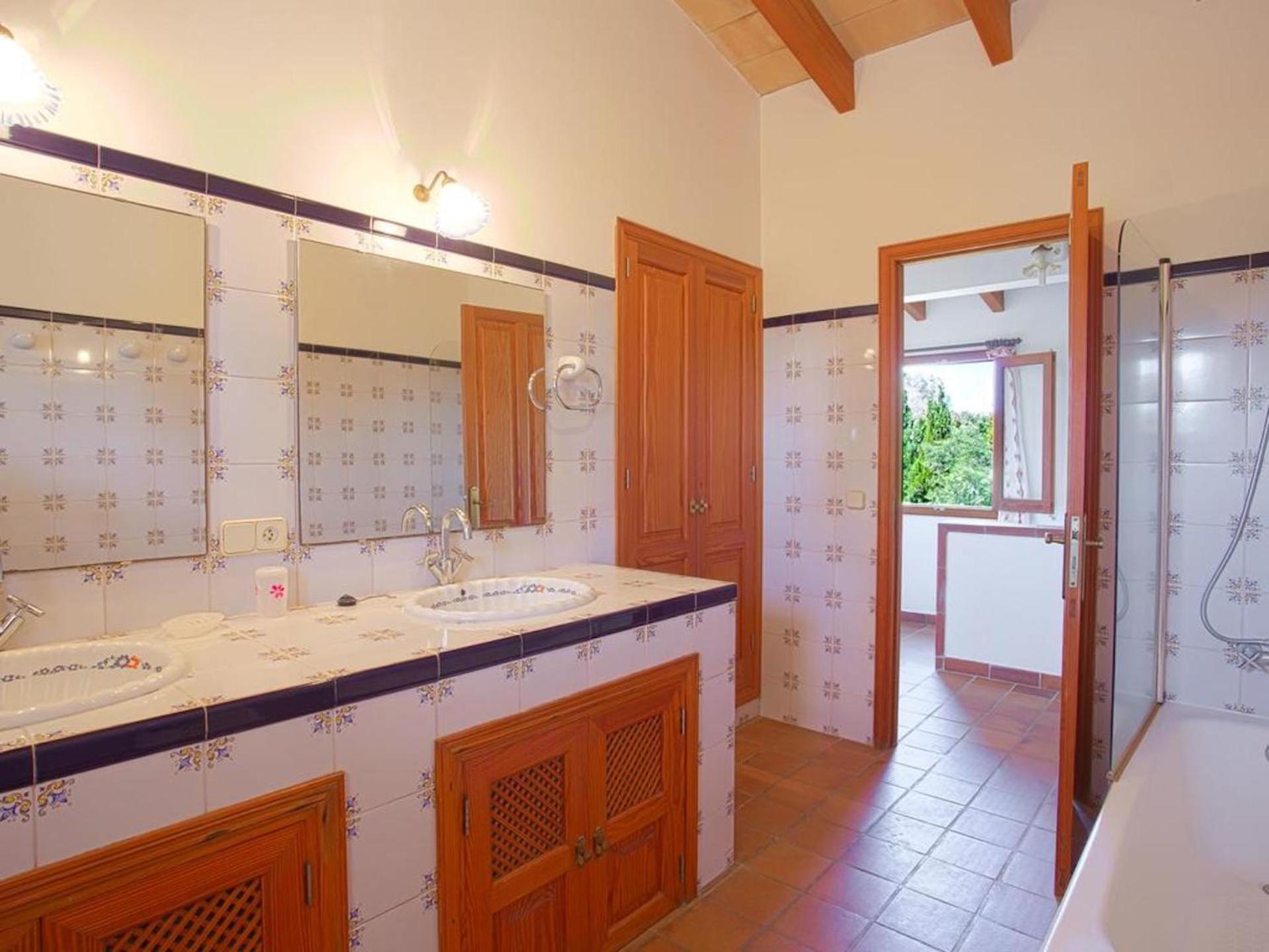 Villa with Garden View - Photo 28
