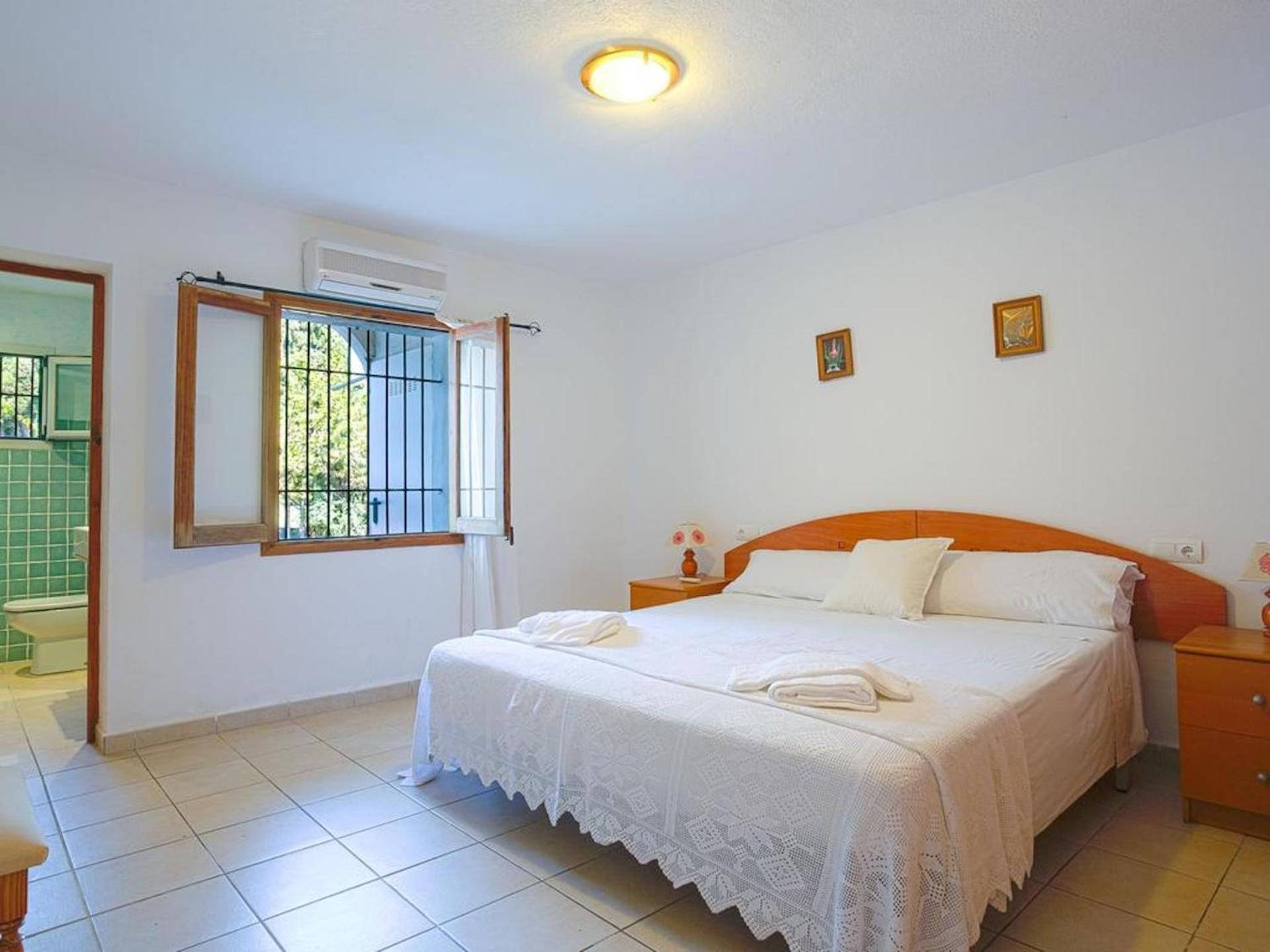Villa with Garden View - Photo 8