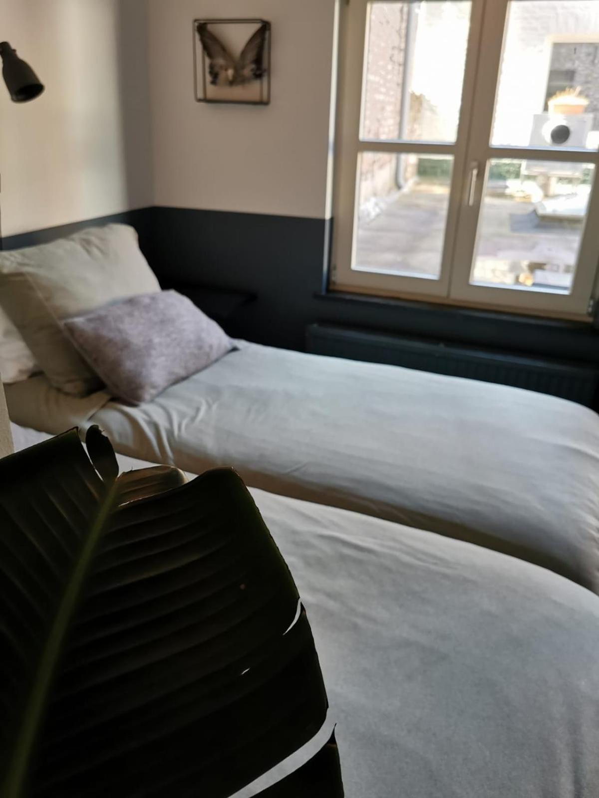 Large Double Room - Photo 4