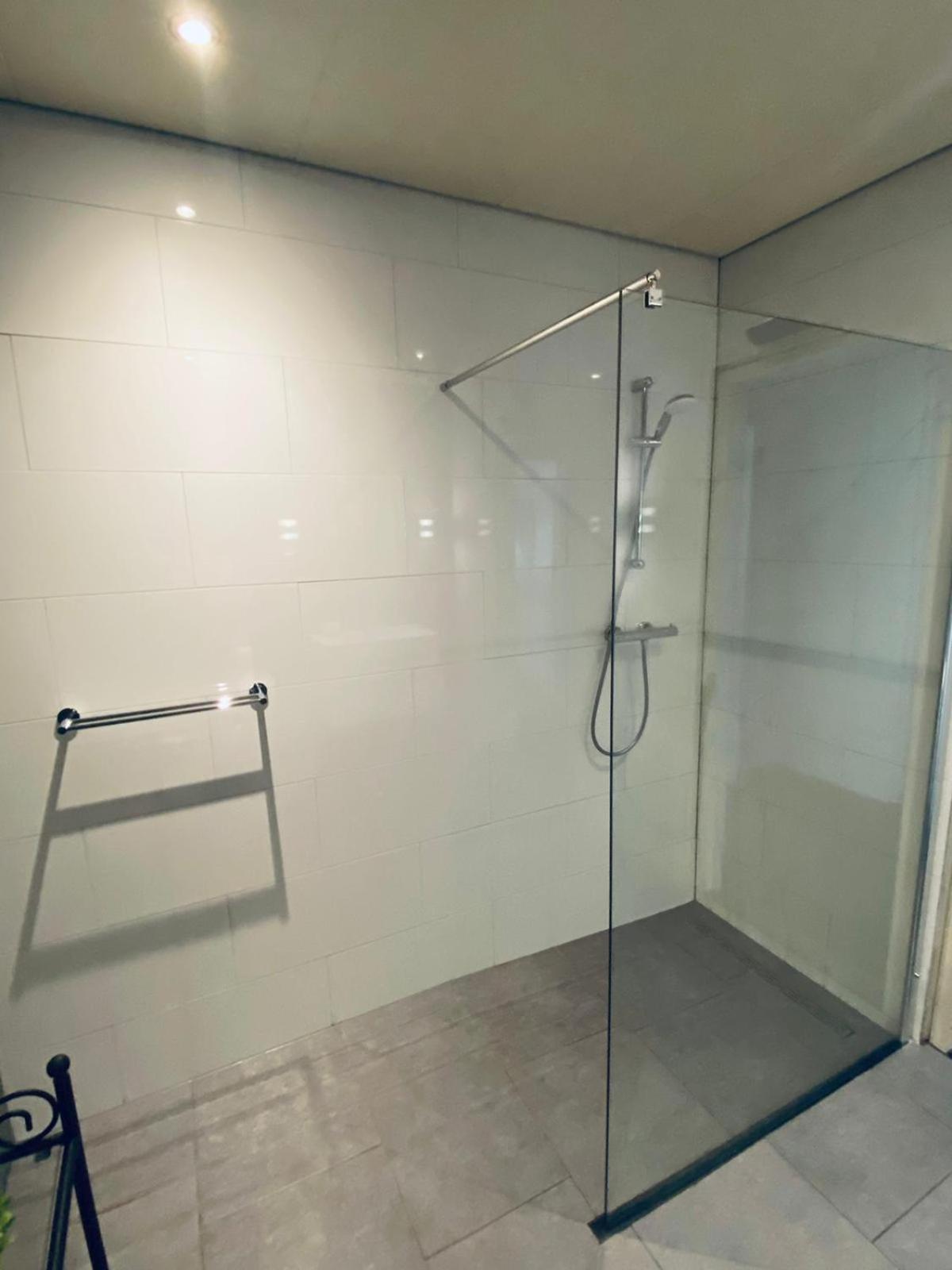 One-Bedroom Apartment, photo 7