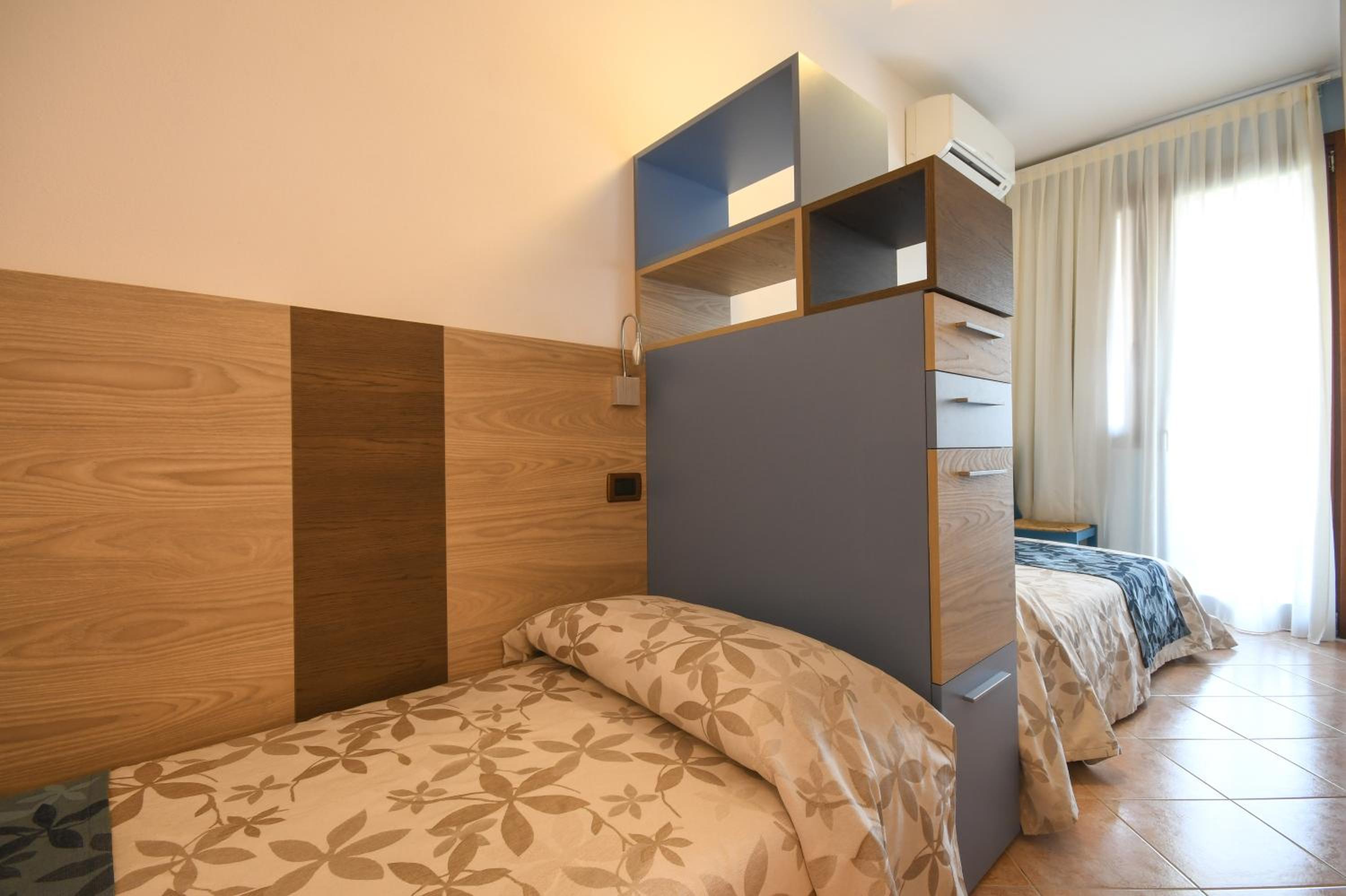 Two-Bedroom Apartment (6 Adults)  with Balcony or Terrace photo 2