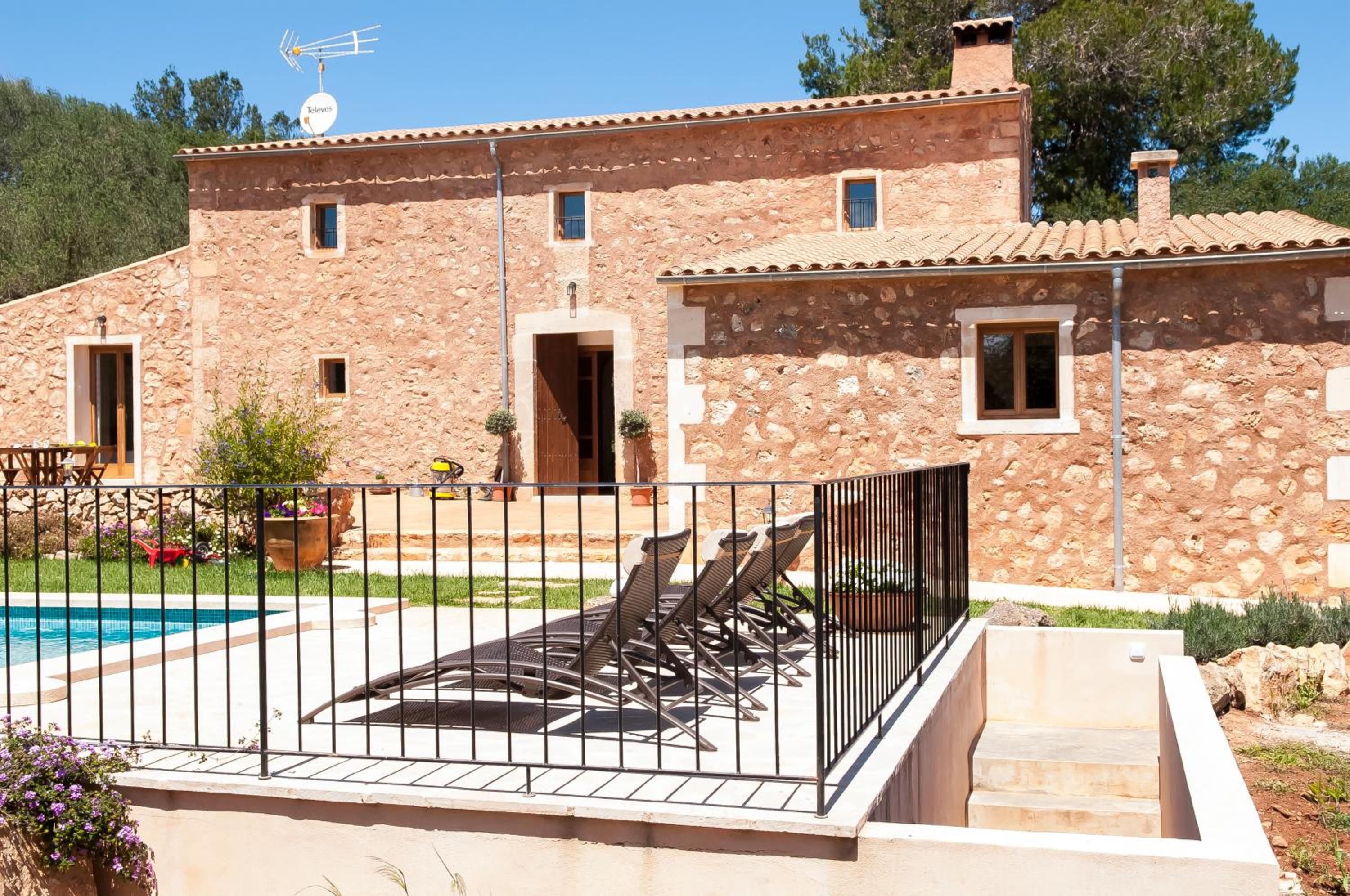 Four-Bedroom House photo 2