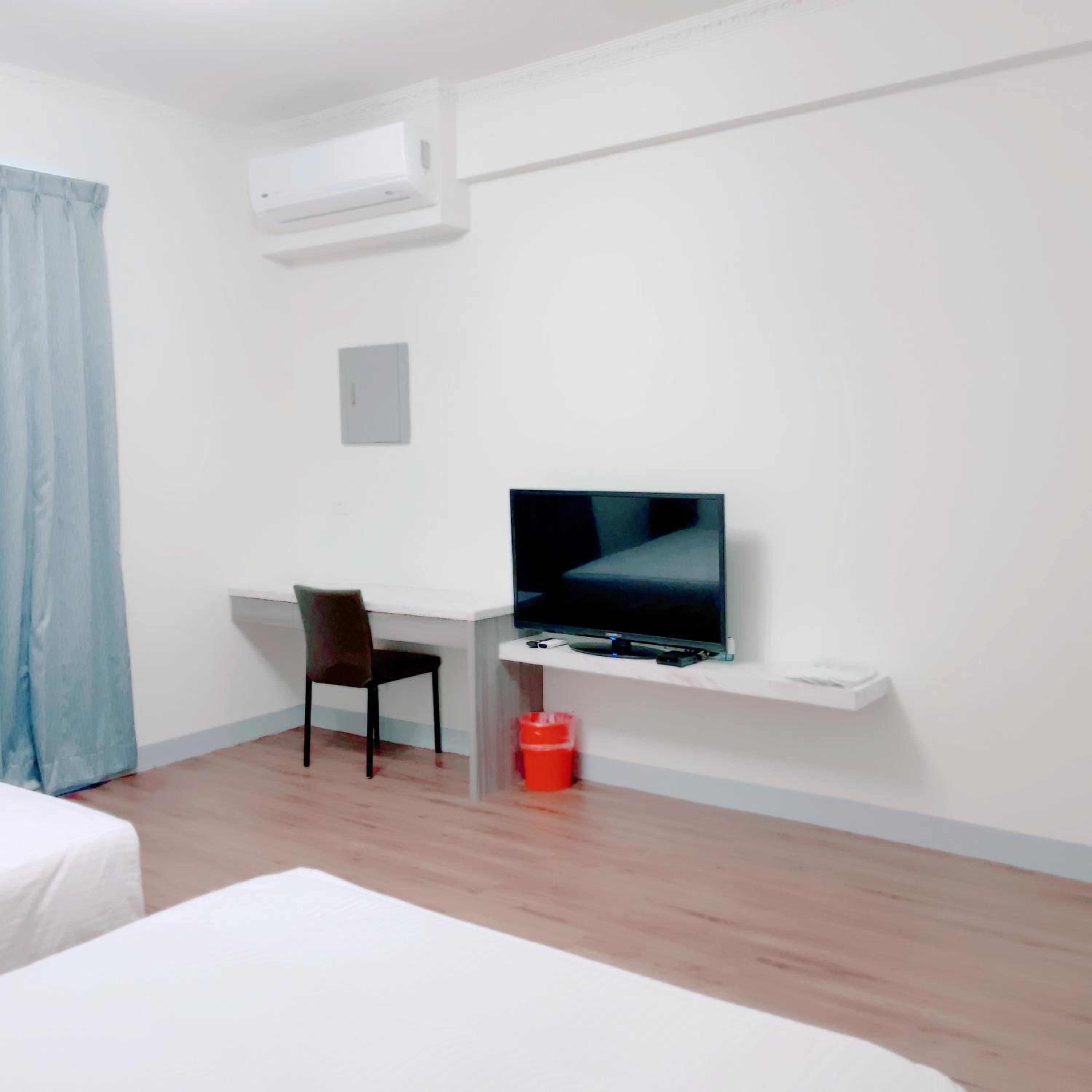 Quadruple Room With Private Bathroom photo 3