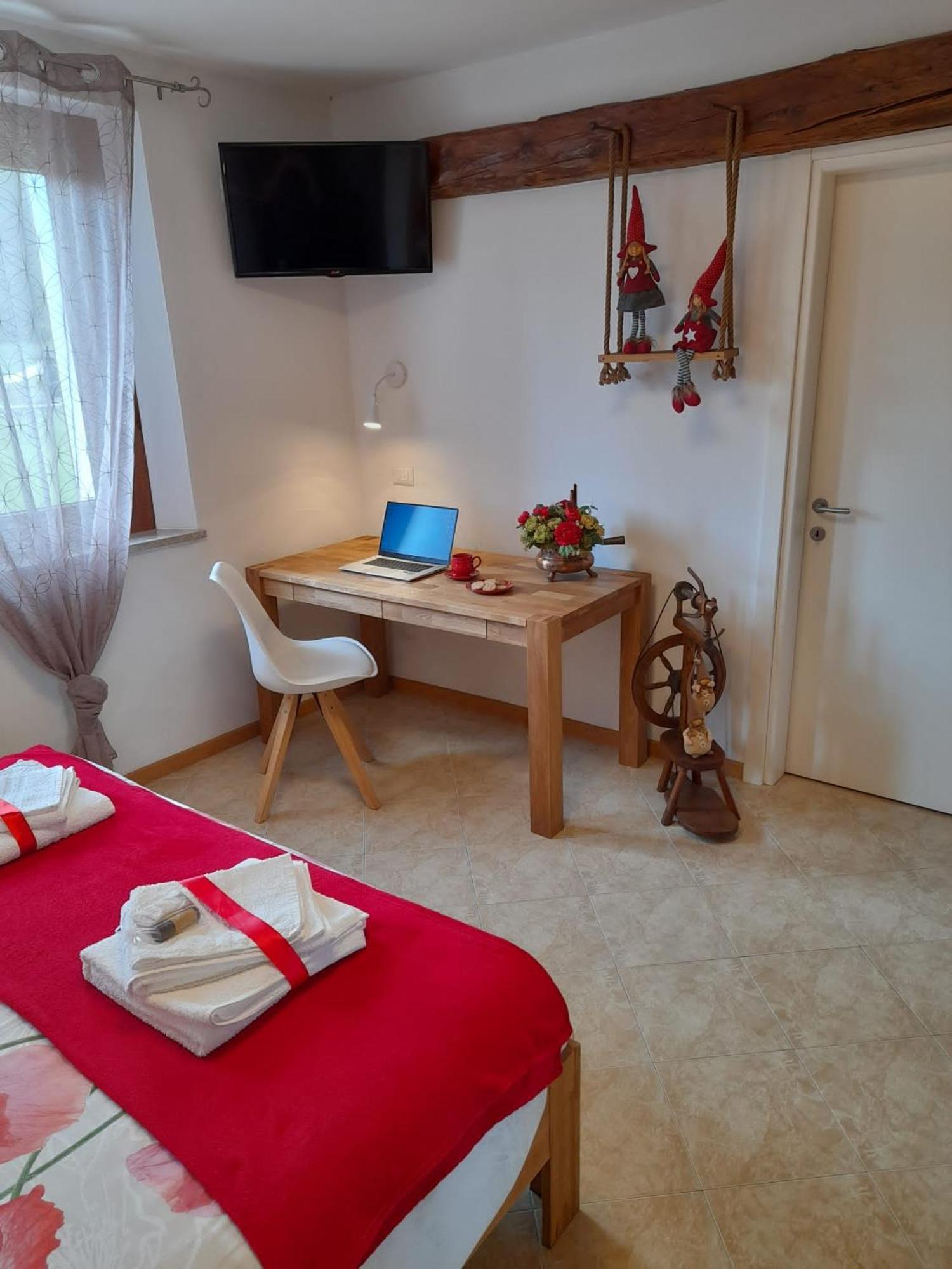Double Room with Private Bathroom photo 1