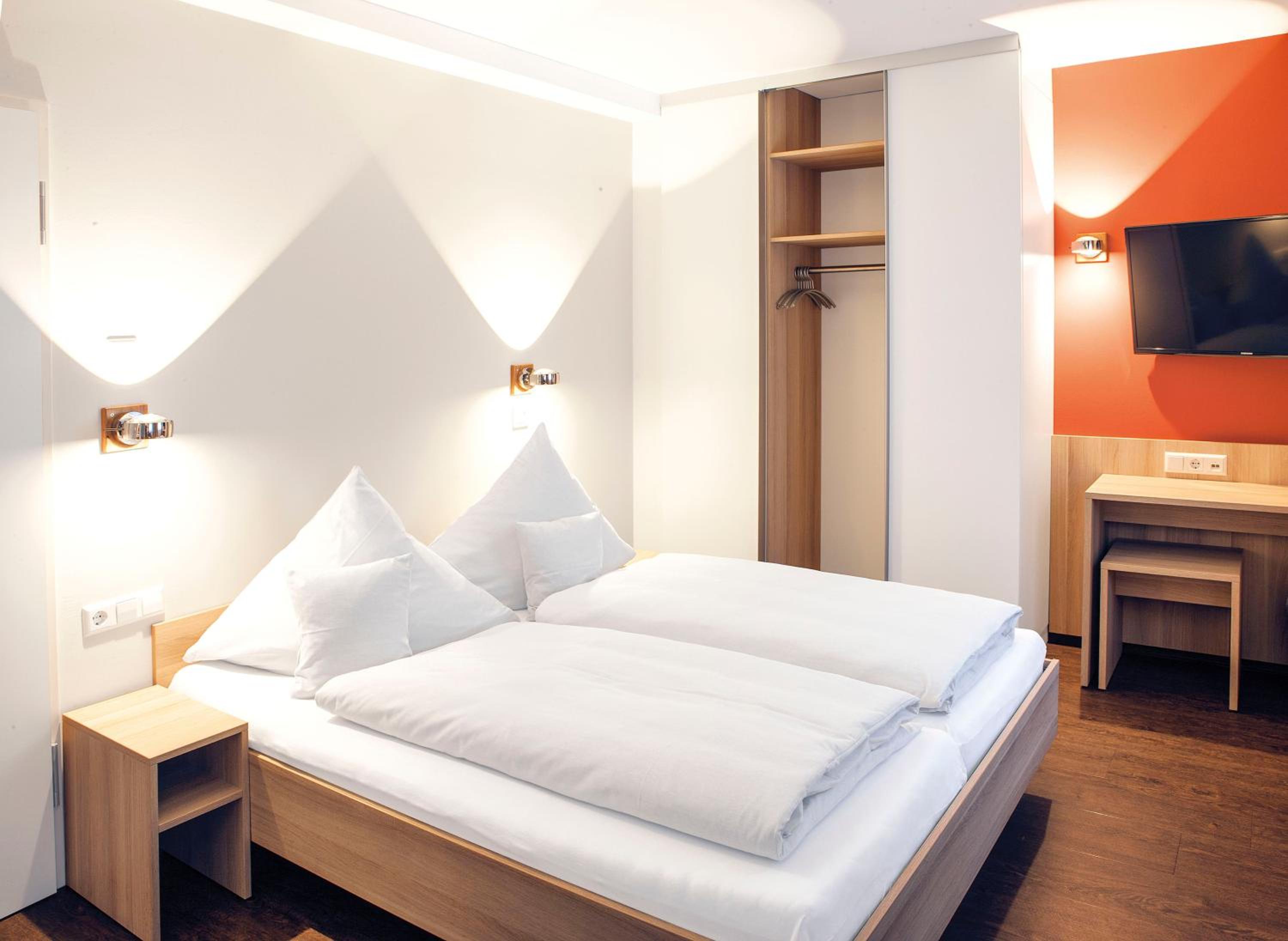 Double Room With Private Bathroom photo 2