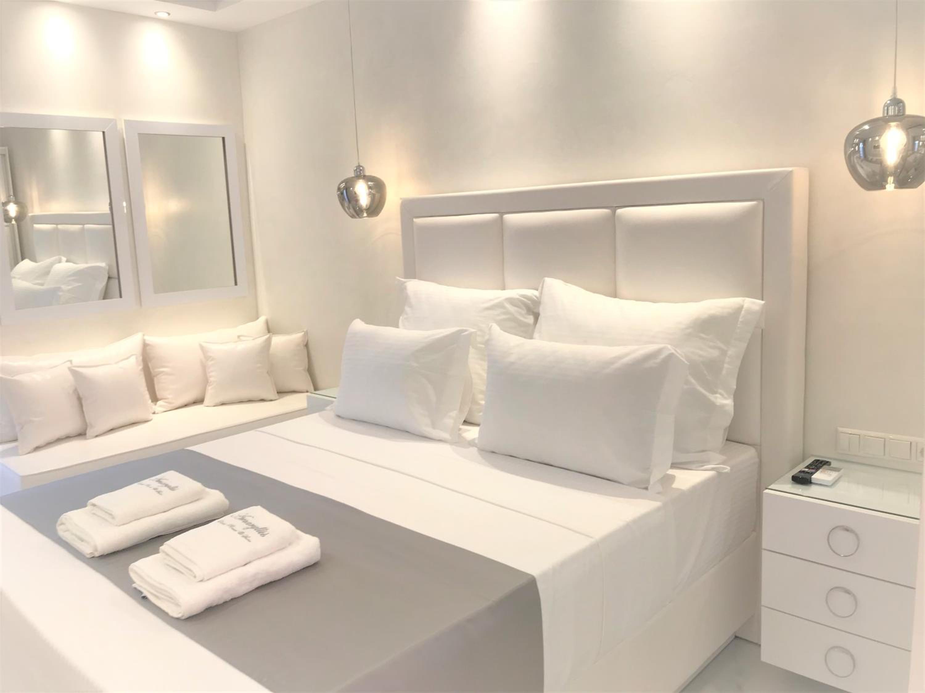 Deluxe Junior Suite photo 2