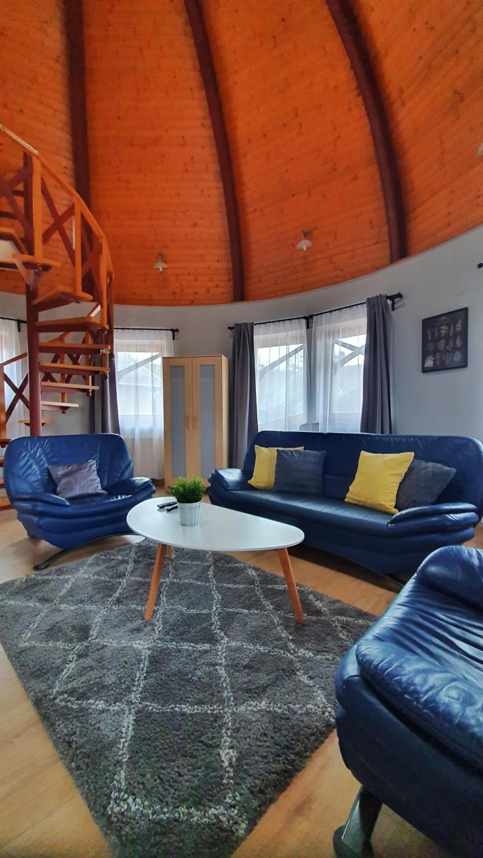 Apartment - Split Level - Photo 40