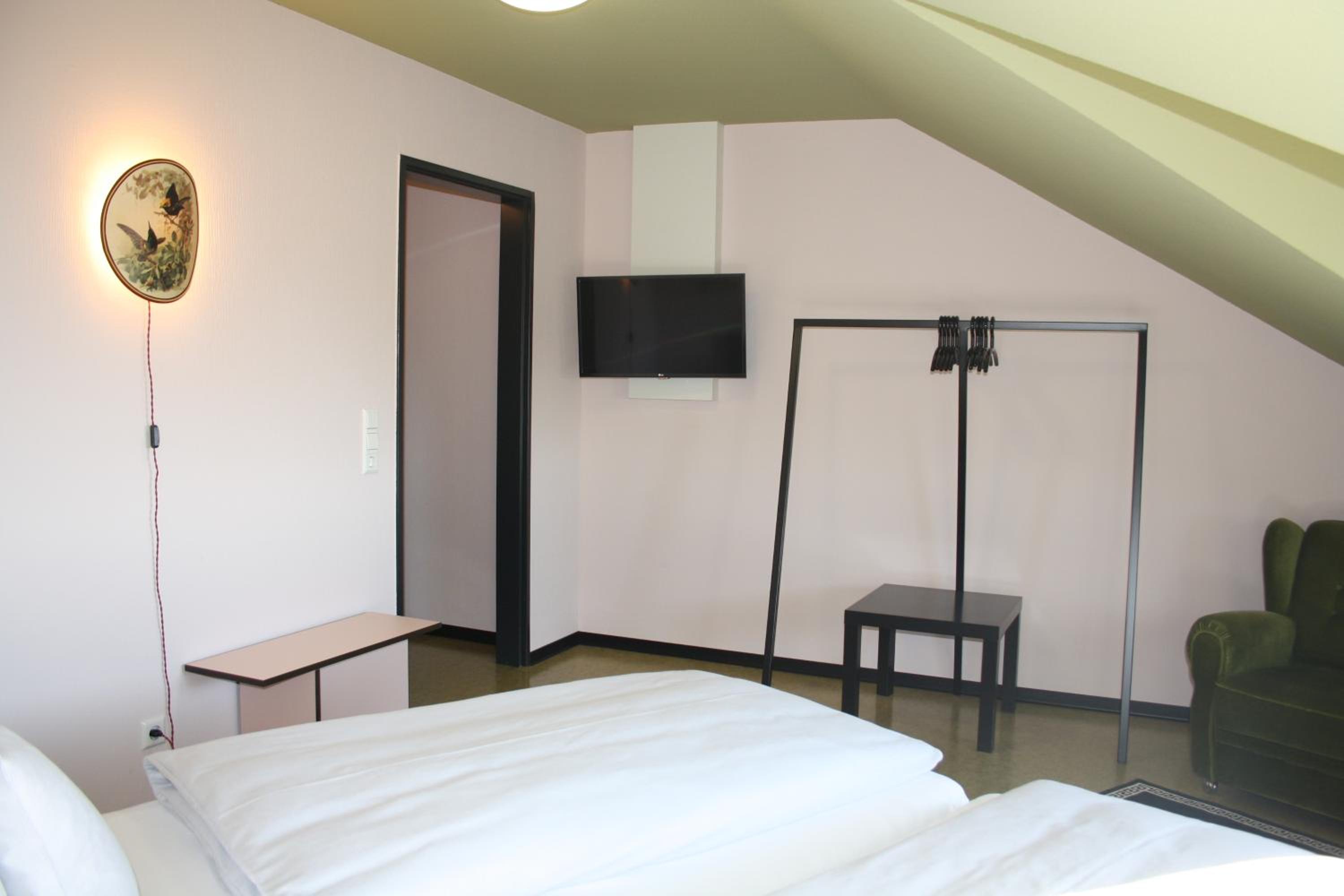Standard Double Room Top Floor With Roof Pitch photo 2