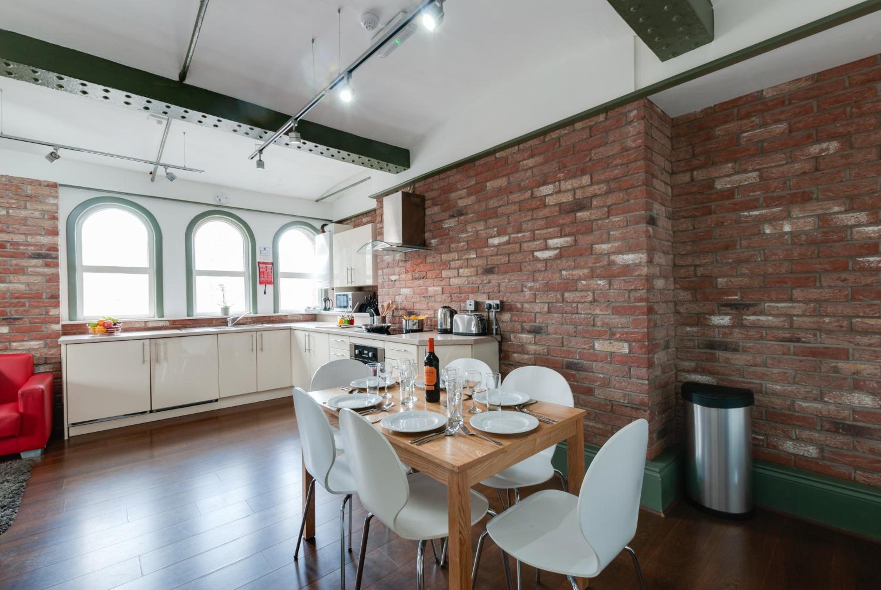 Three-Bedroom Apartment - Photo 12