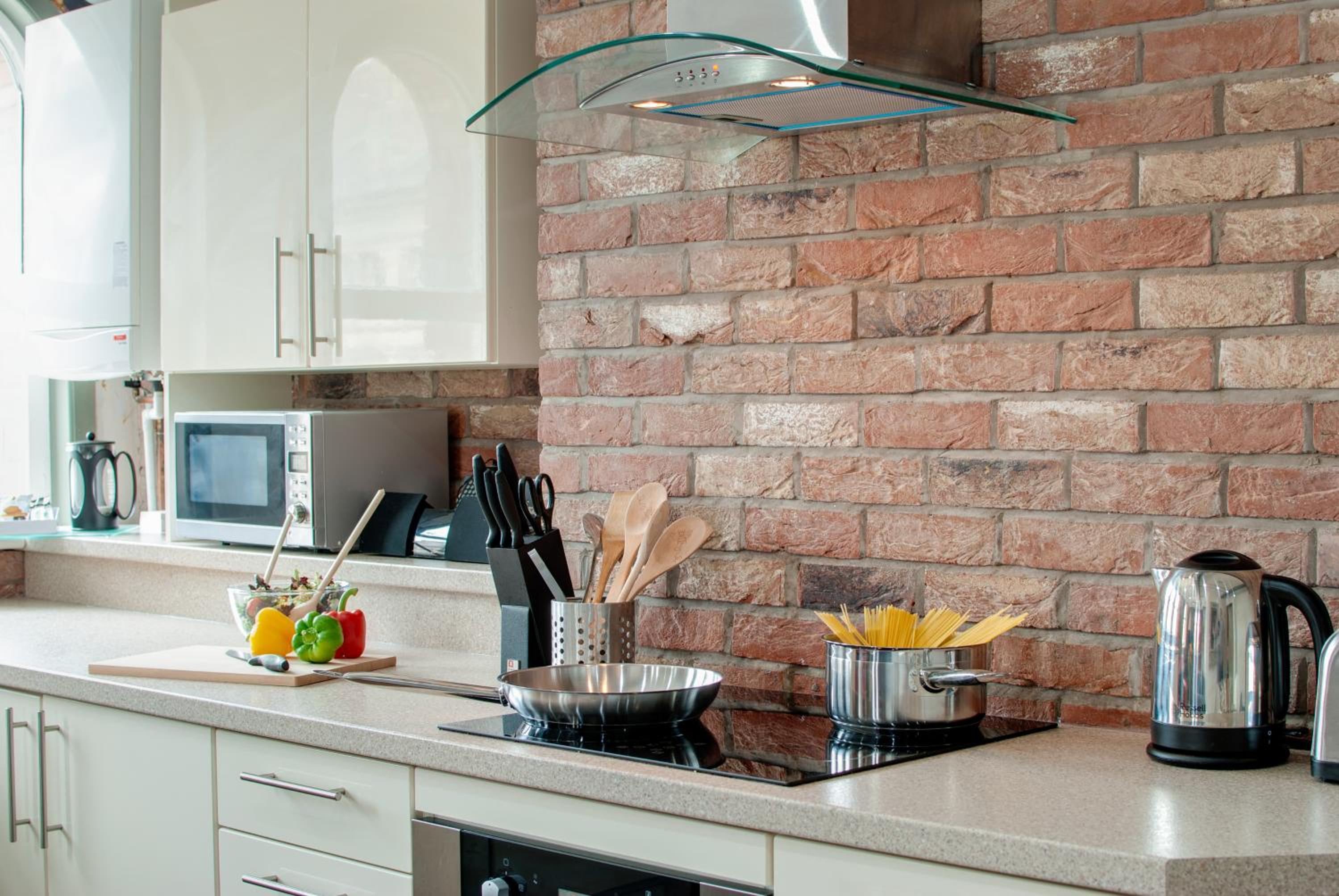 Three-Bedroom Apartment - Photo 8