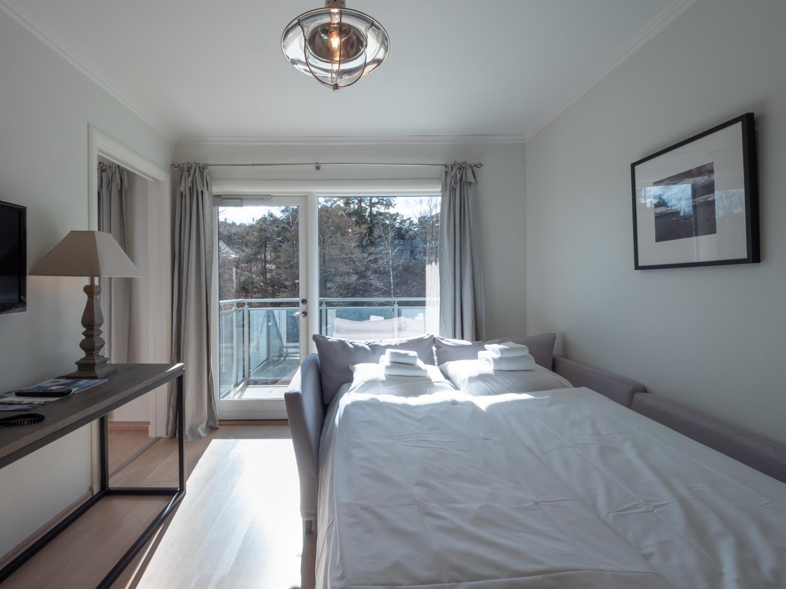 One-Bedroom Apartment - Photo 7