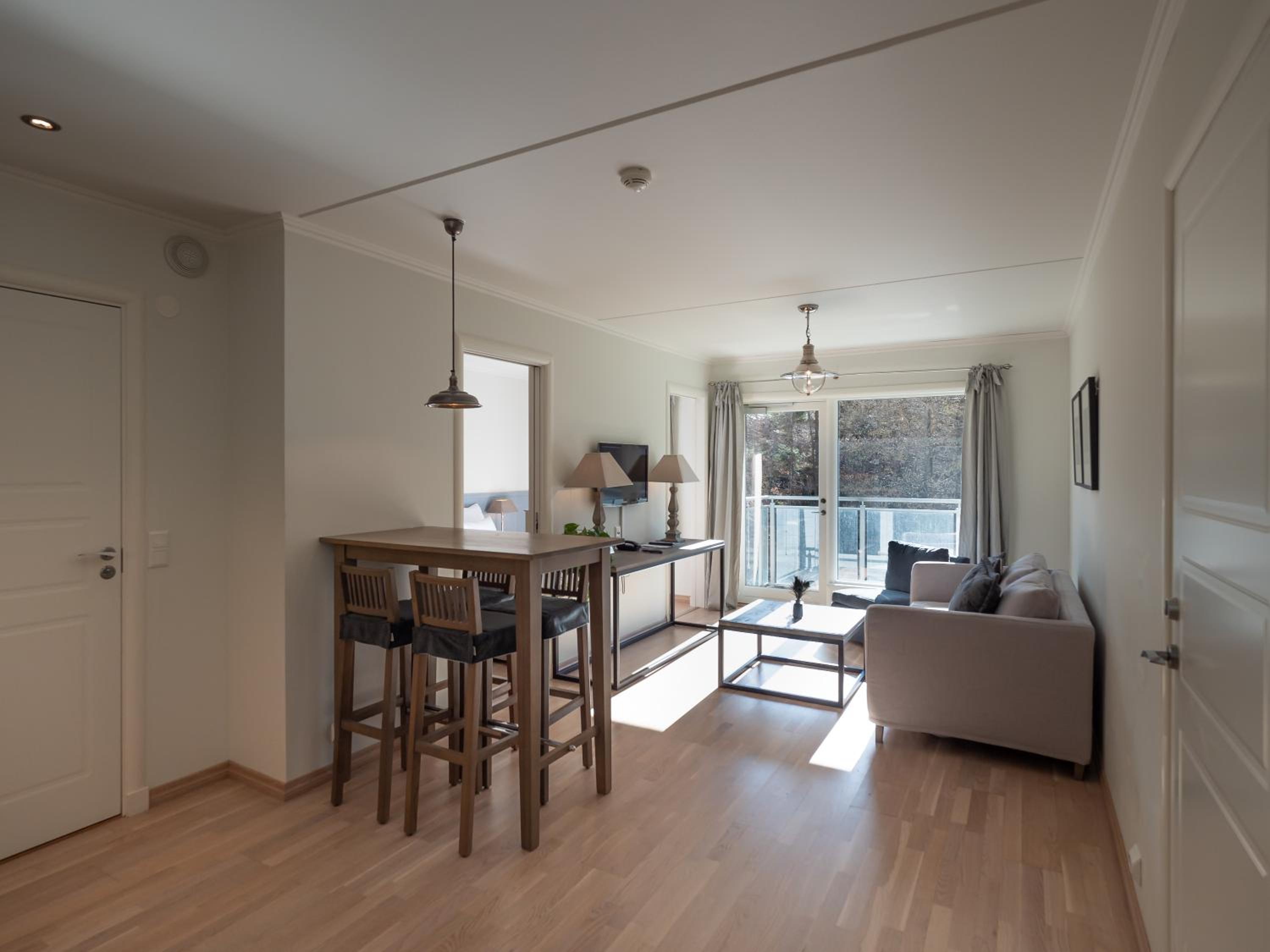 One-Bedroom Apartment - Photo 5