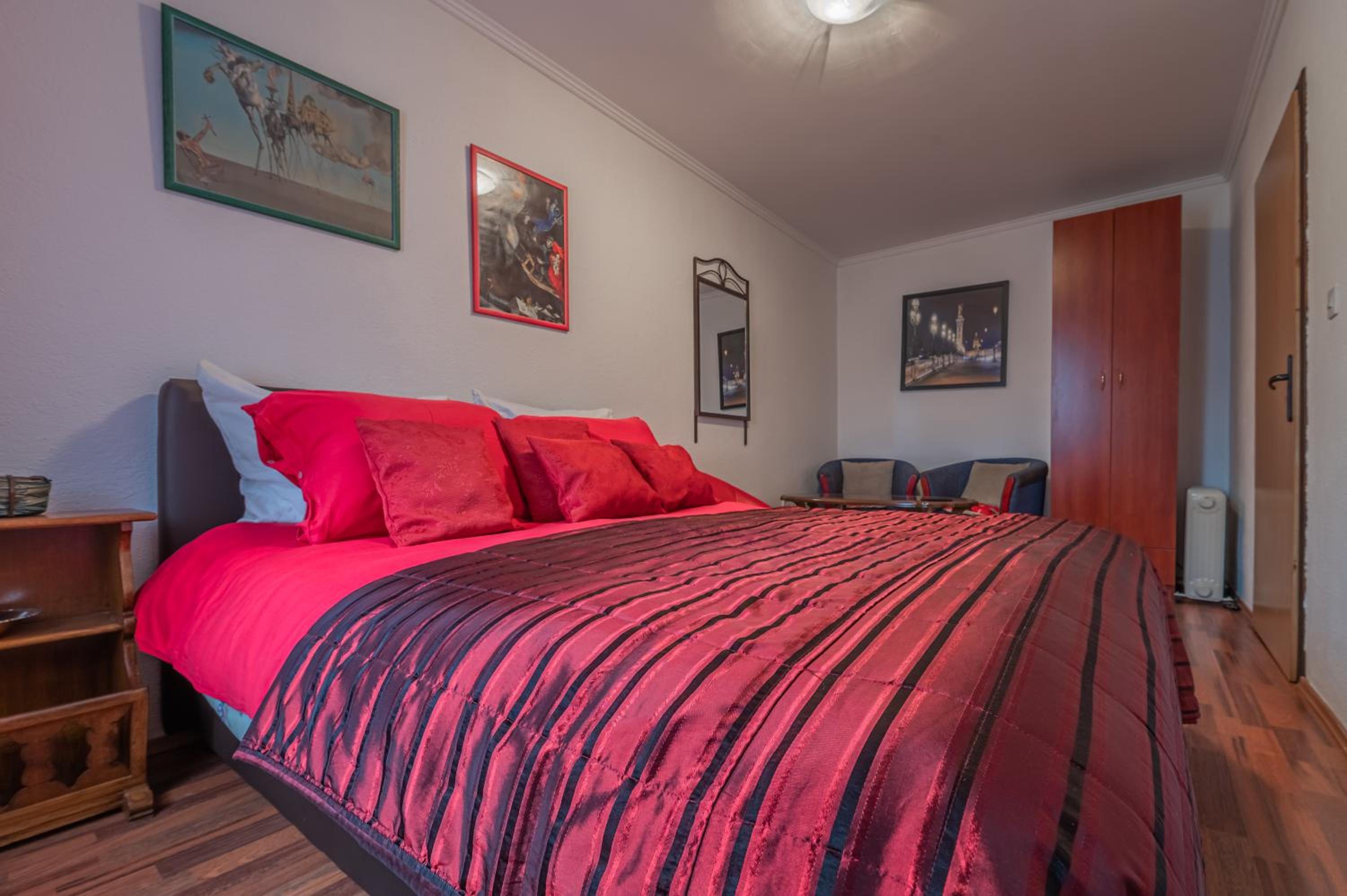 Deluxe Double Room With Shower