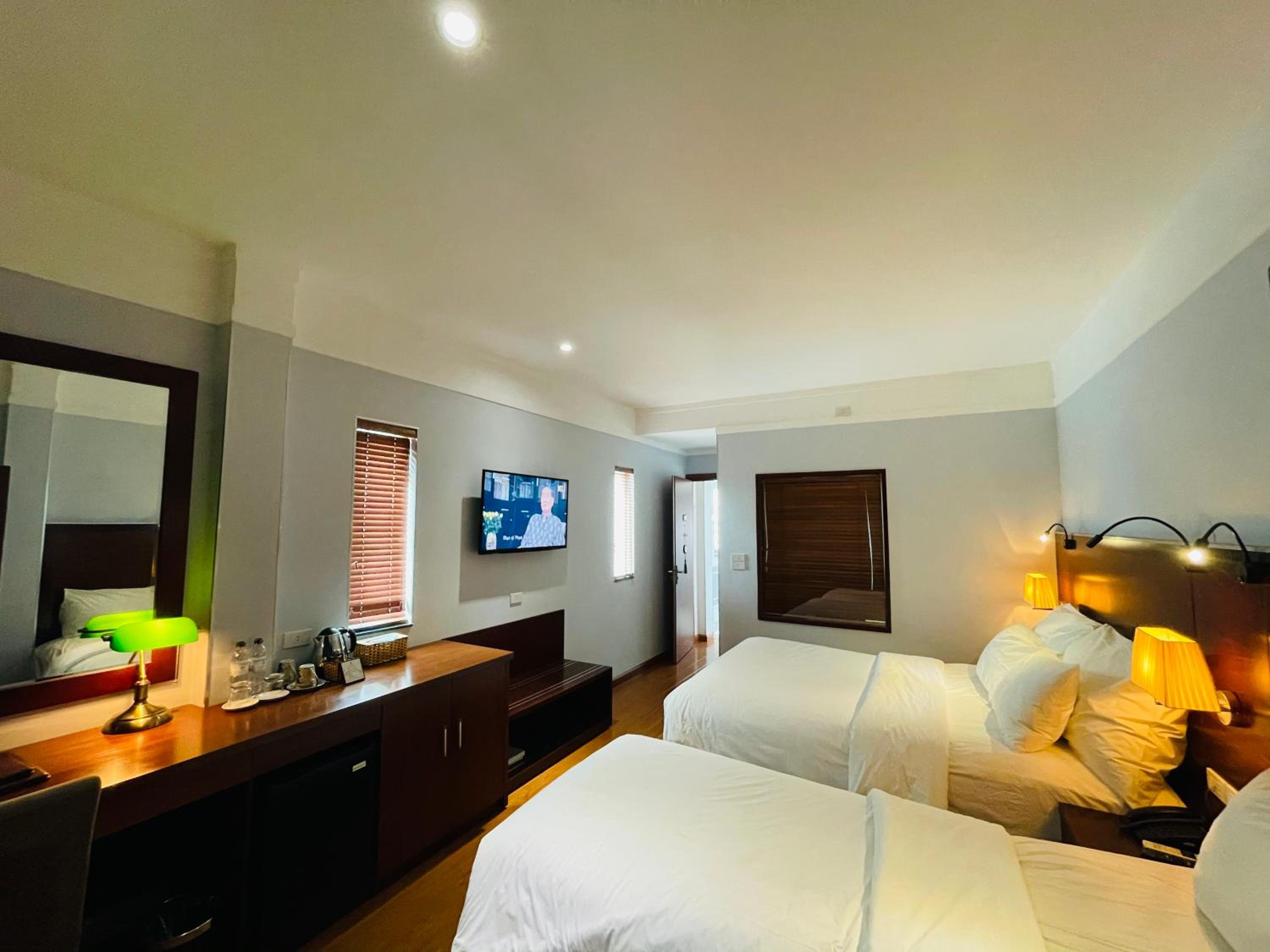 Premium Twin Room photo 3