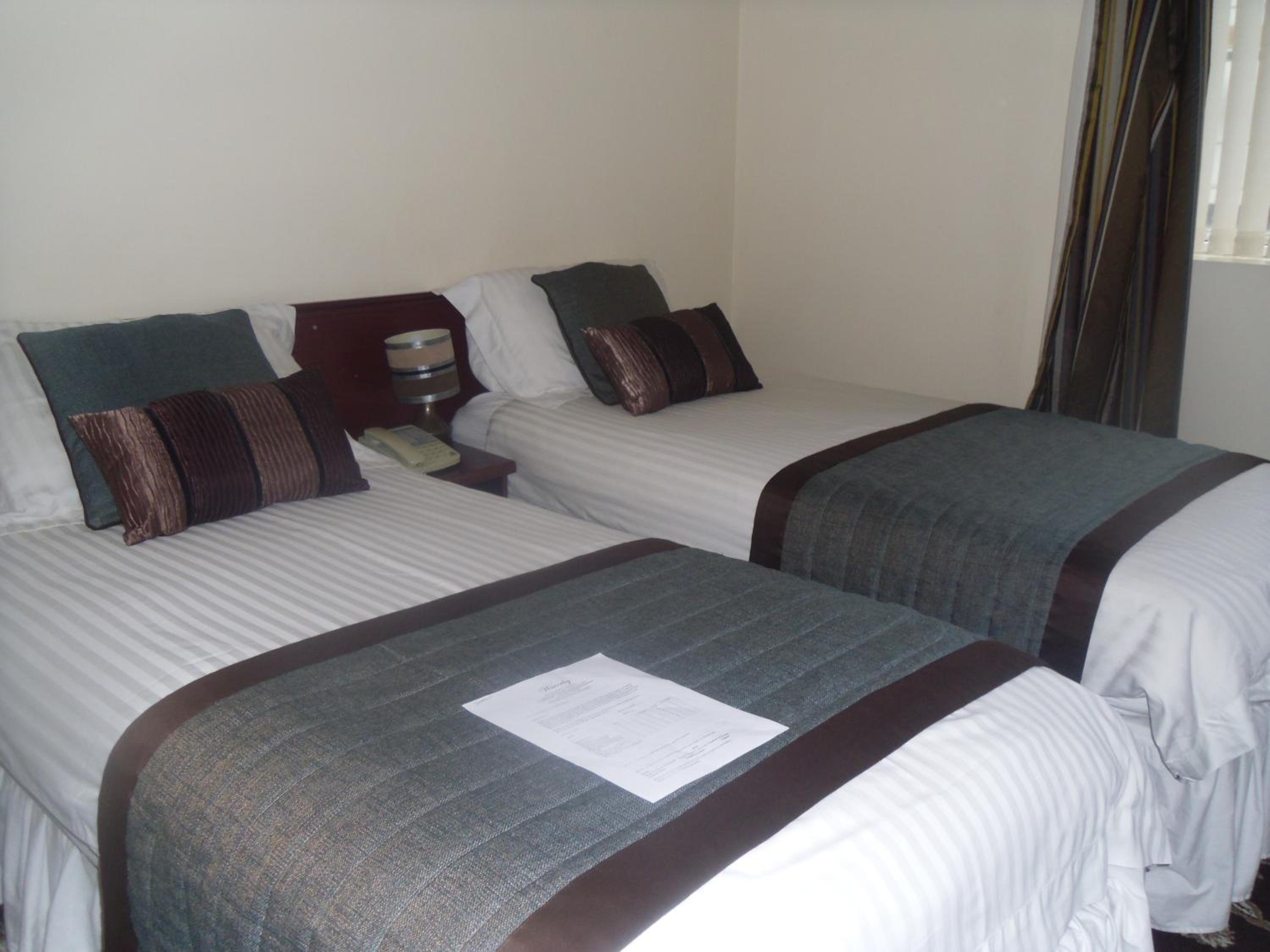 Twin Room - Photo 6