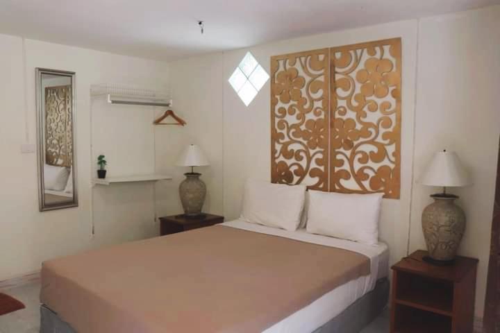 Queen Room with Garden View