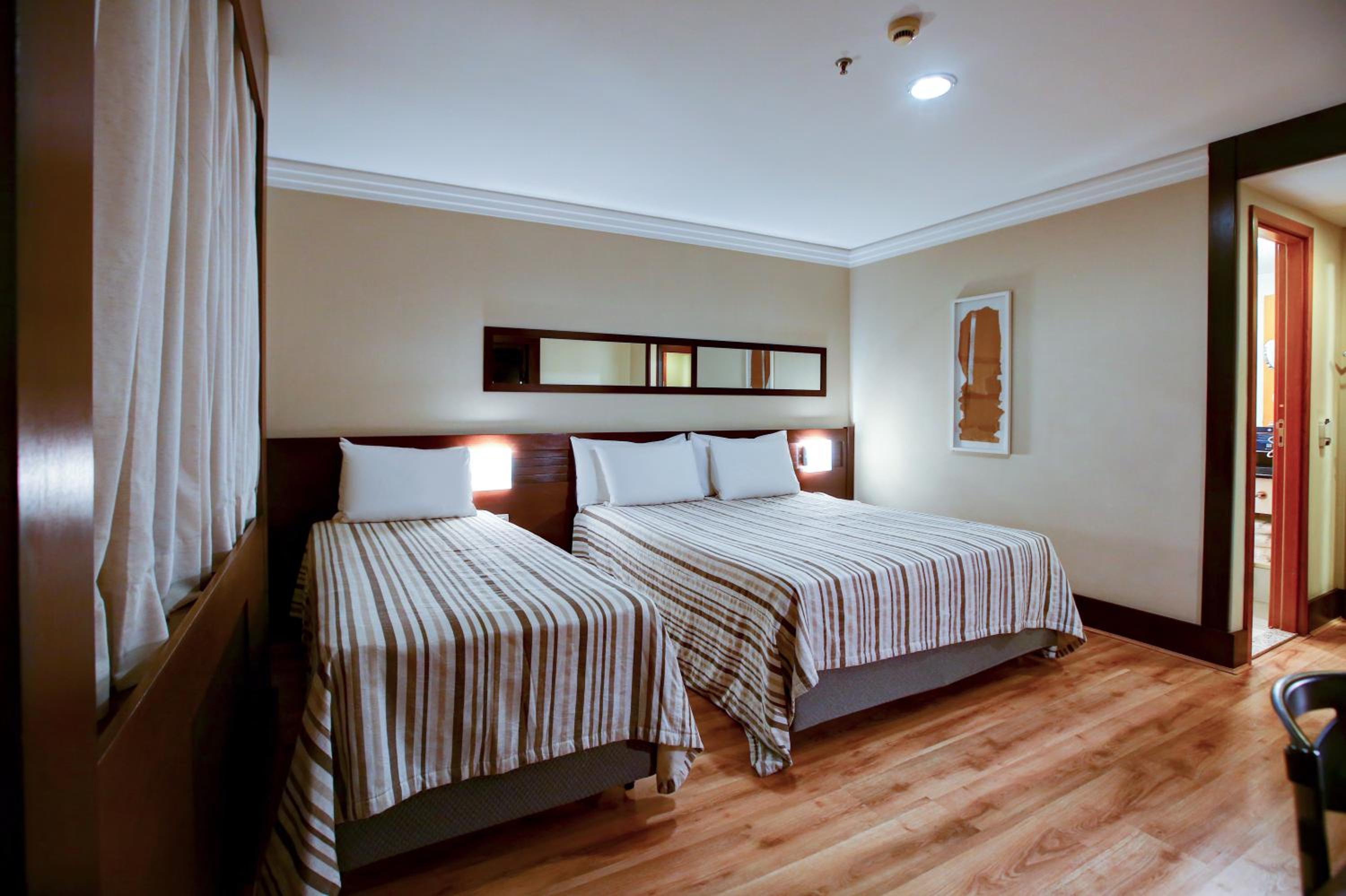 Standard Family Room - Photo 2