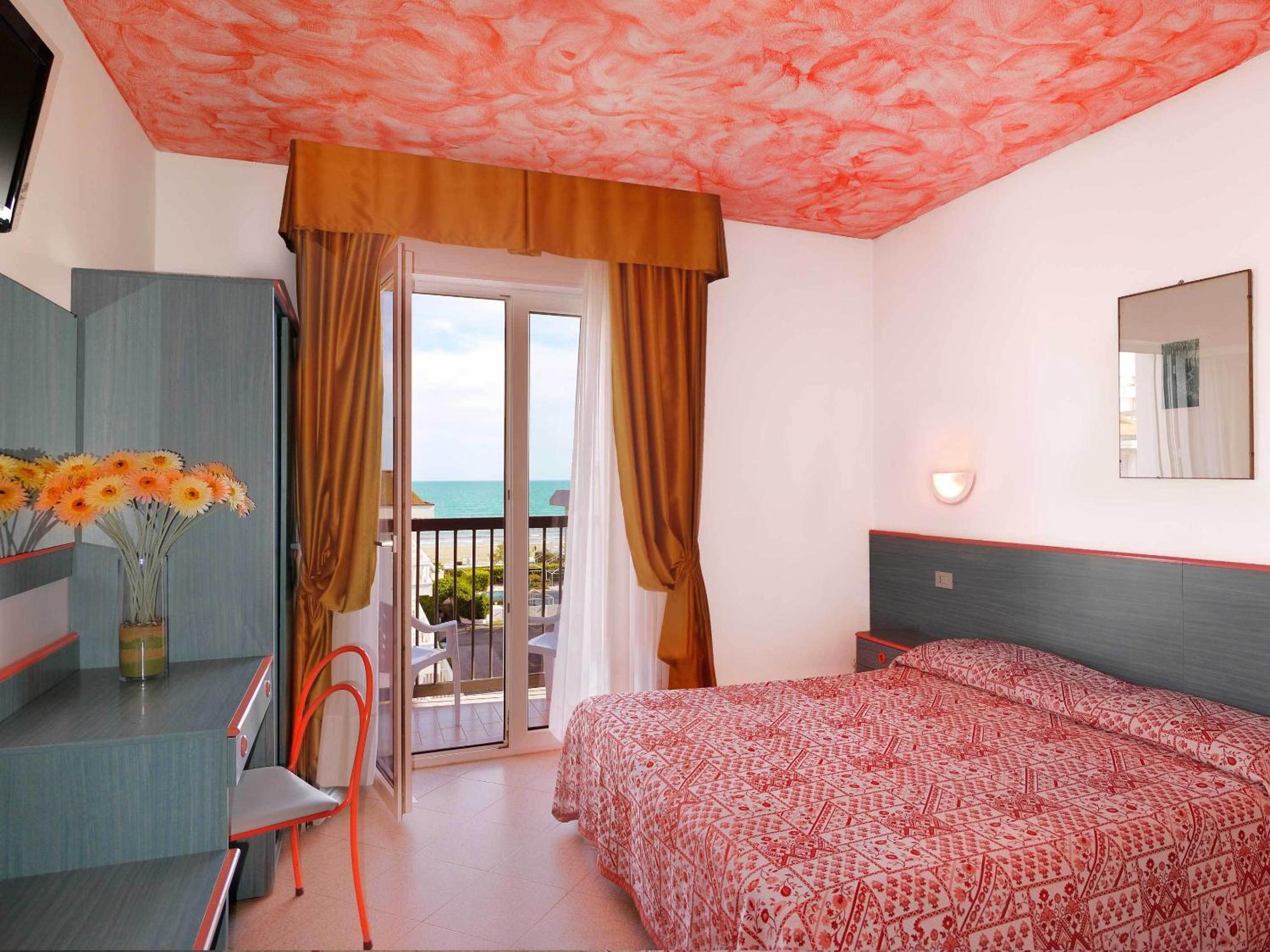 Large Double or Twin Room - Photo 5