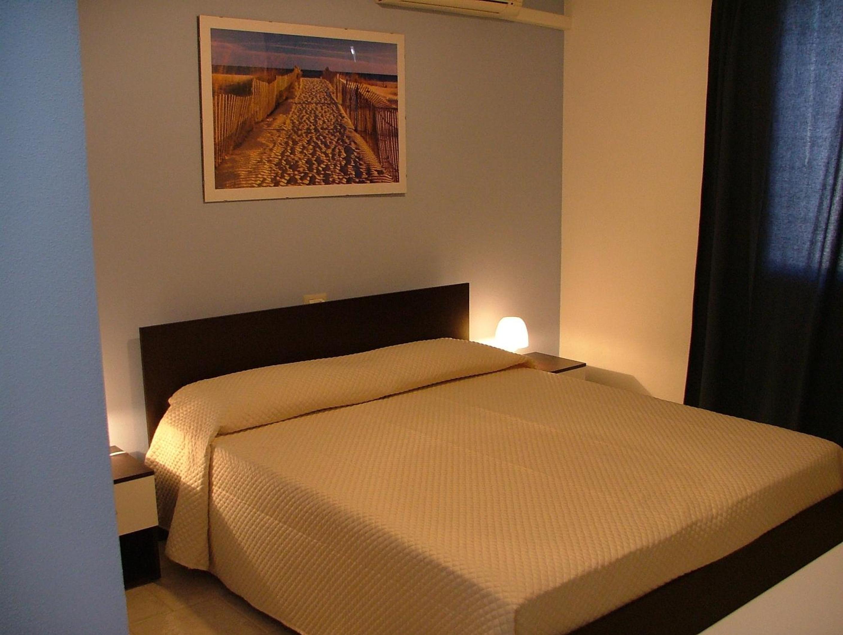 Large Single Room photo 1