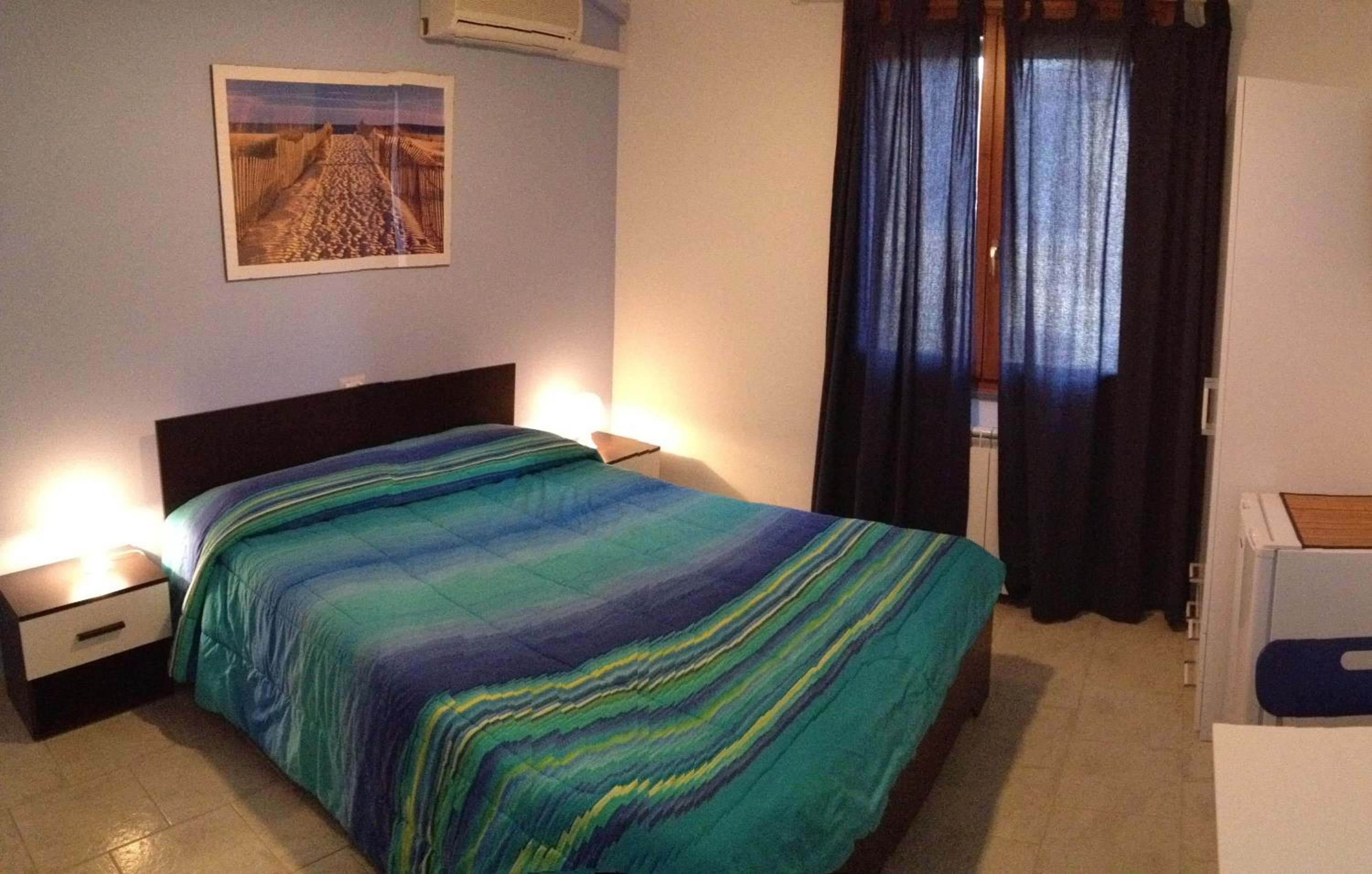 Large Single Room photo 2
